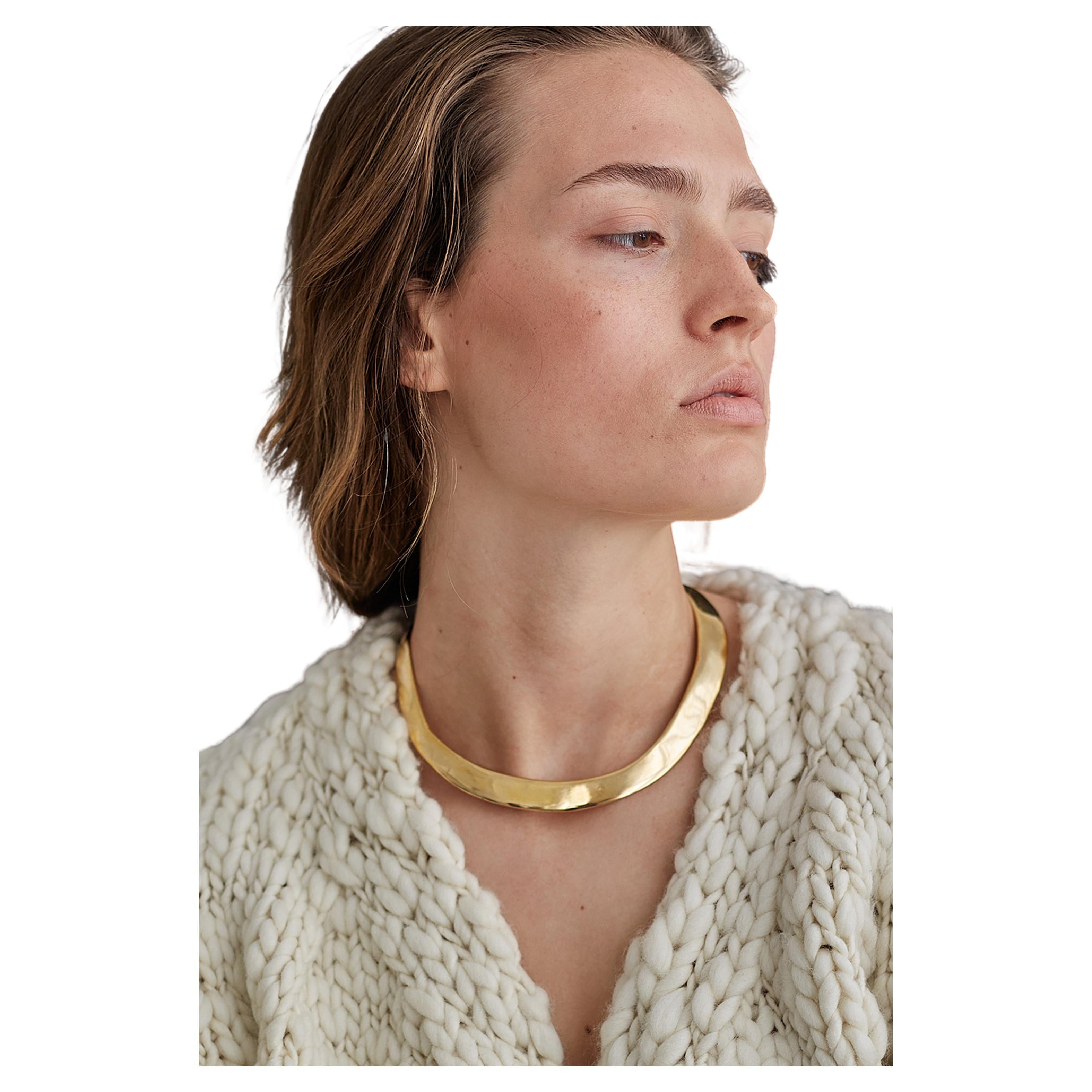 Smooth medium brass choker