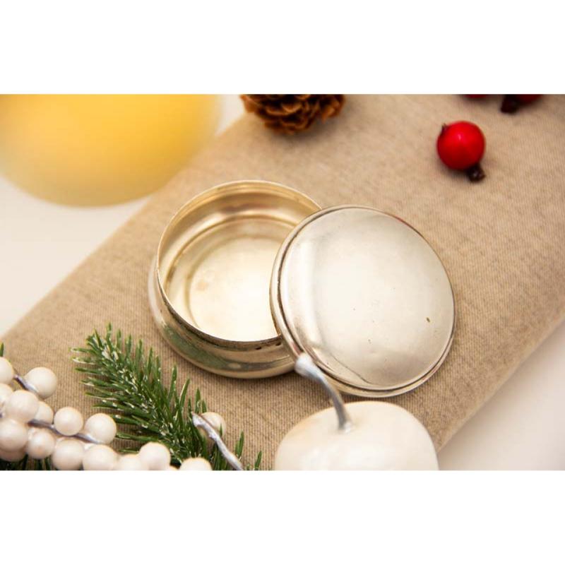 Description: Smooth, circular silver box with removable lid. Metal: Silver. Origin: European. Mark: Absent. Weight: 28.21 grams. Dimensions: 5.4cmx2.7cm. Content: 800/1000. Assay Mark: Absent. Additional information: Good condition.
