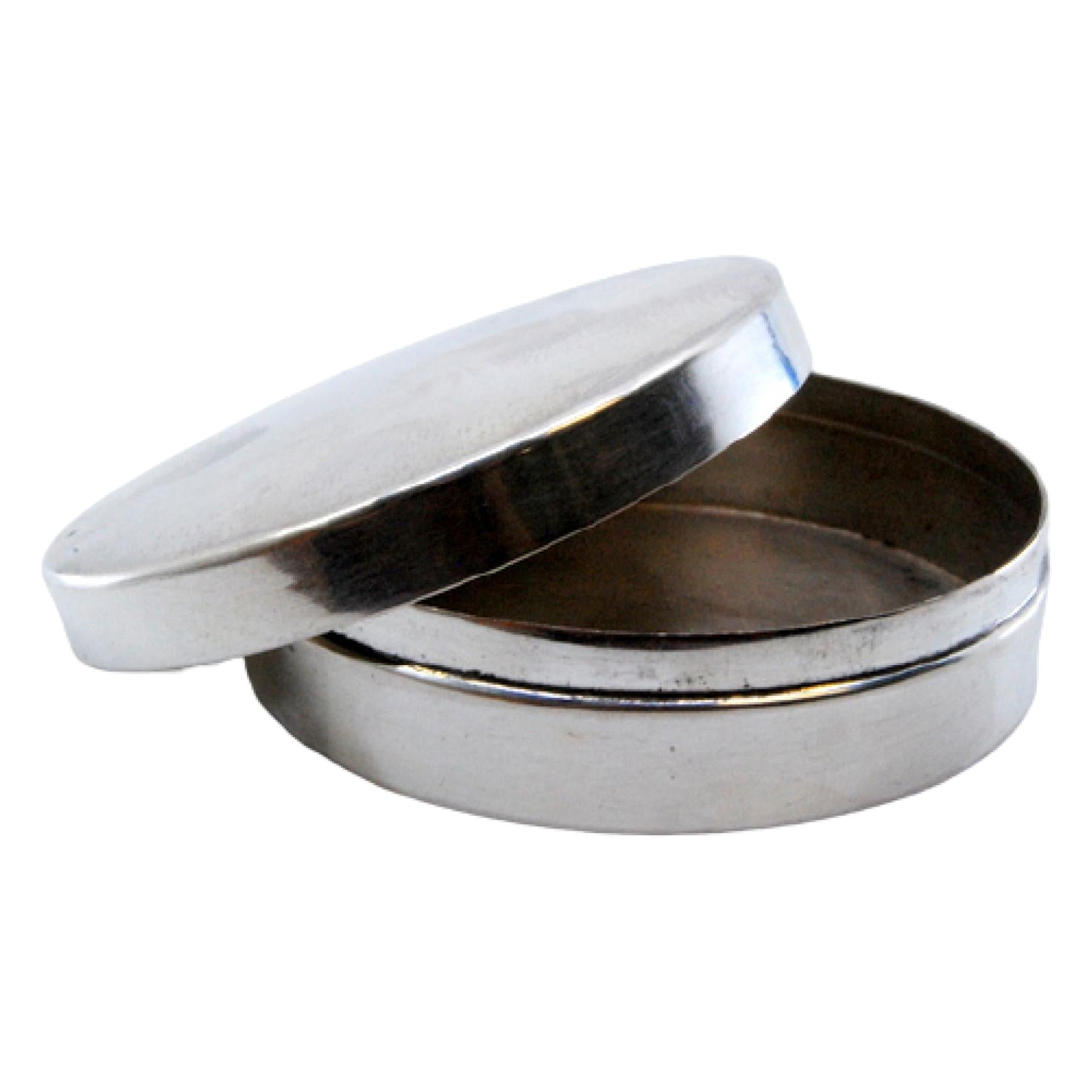 Smooth silver box with a circular shape and removable lid
