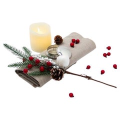 Smooth silver box with a circular shape and removable lid