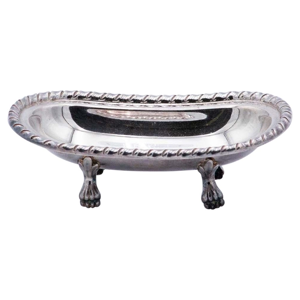 Smooth silver candy box embossed on the edge