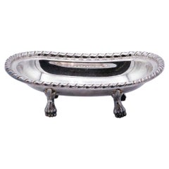 Smooth silver candy box embossed on the edge