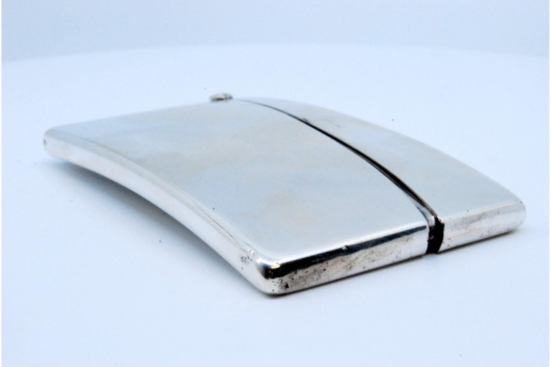 20th Century Smooth silver cardboard box with a curved shape For Sale