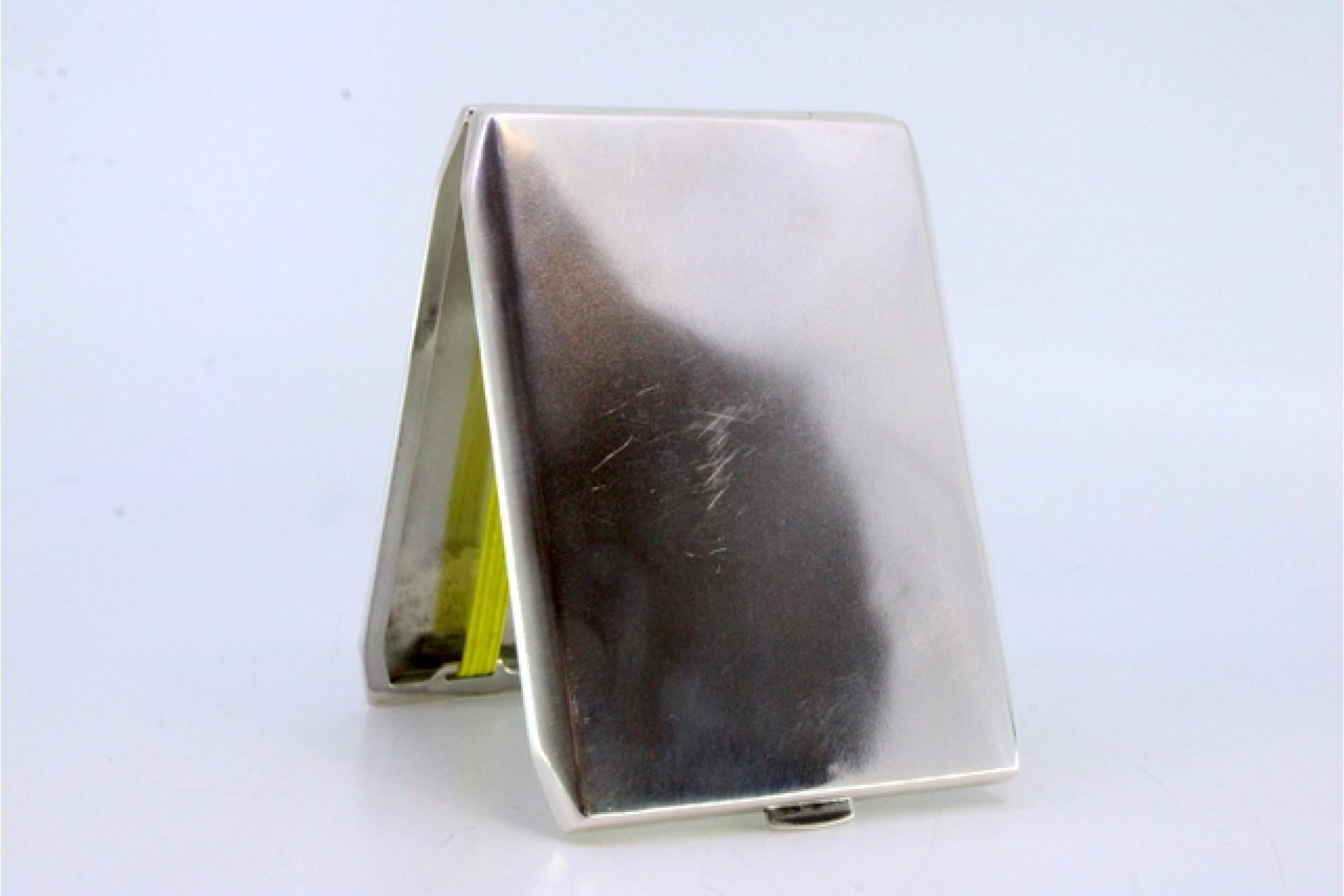 Silver Smooth silver case with beveled corners, interior ribbons, hinged lid For Sale
