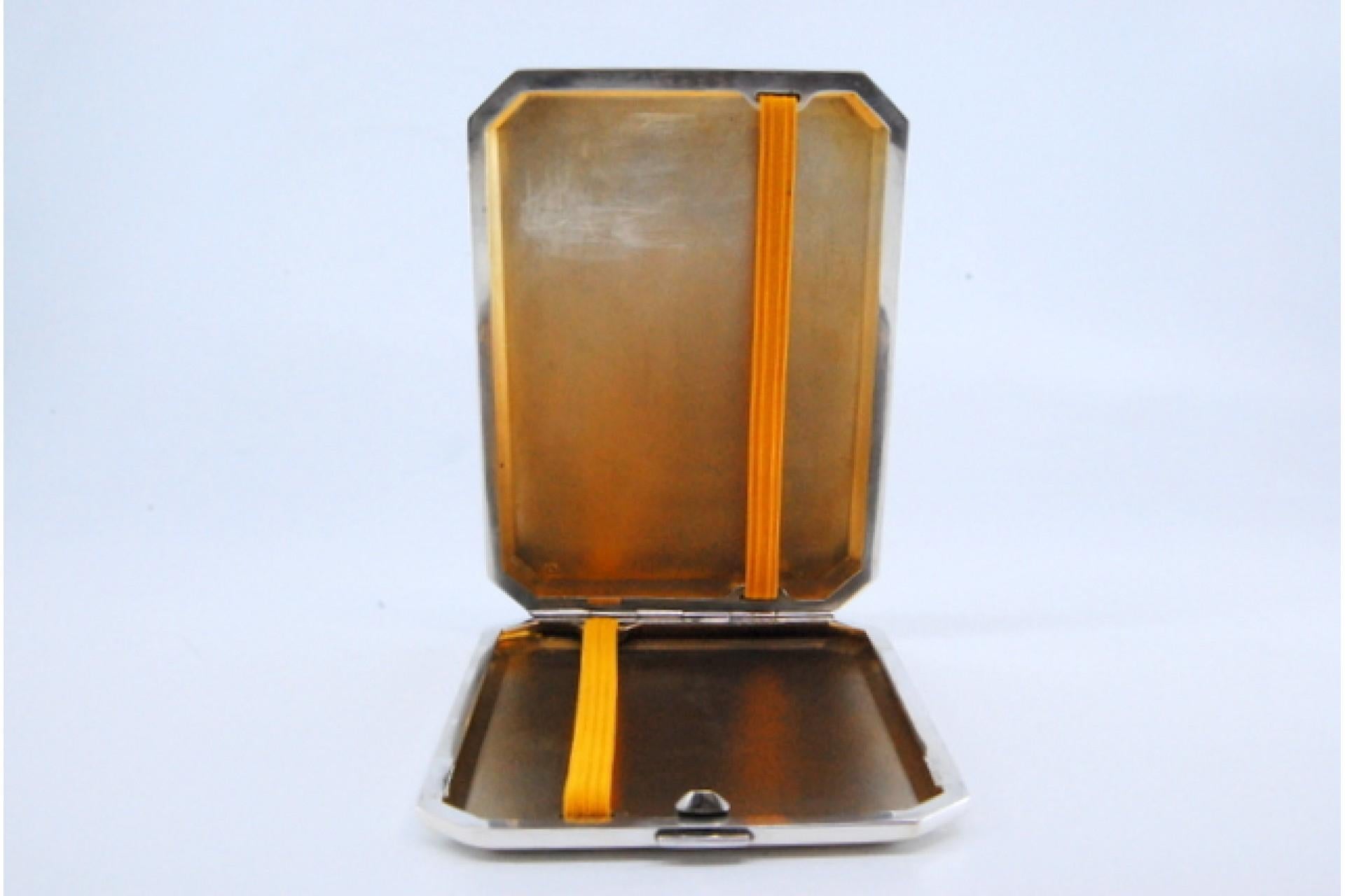 19th Century Smooth silver cigarette case with beveled corners, gold interior and hinged lid For Sale