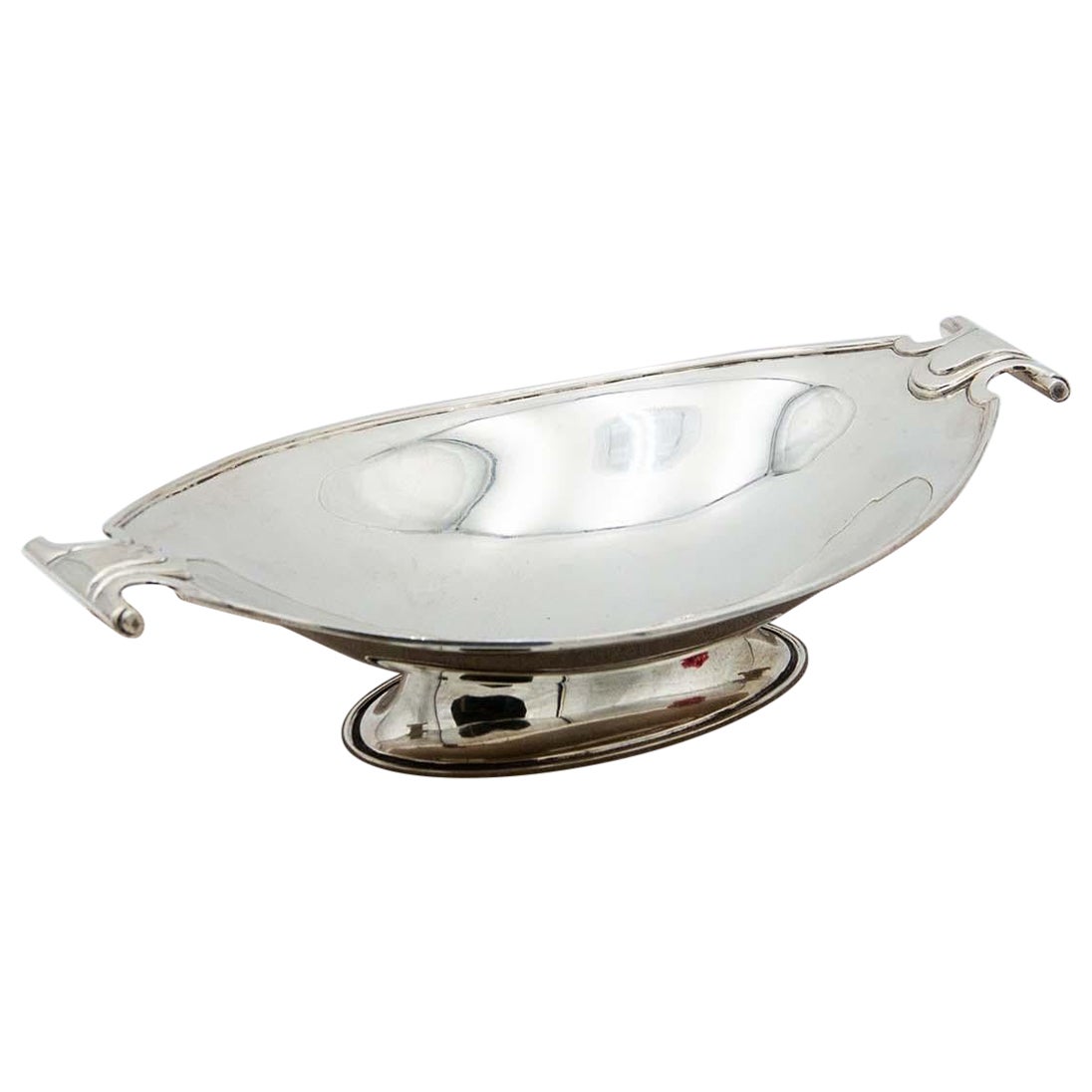 Smooth silver fruit bowl with raised, elliptical-shaped handles