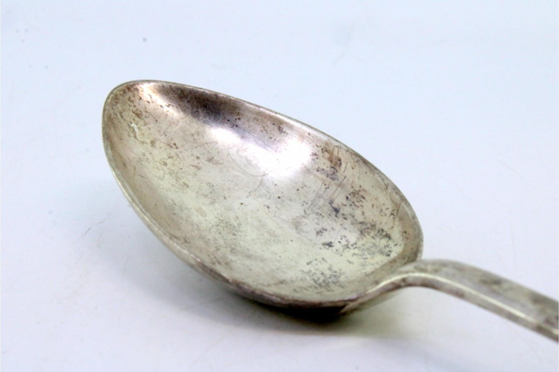 Smooth silver rice/serving spoon with caninhas-style relief handle en Bueno estado para la venta en Porto, PT