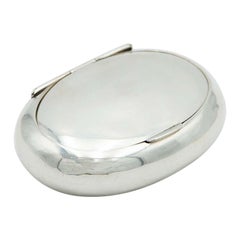 Smooth silver snuffbox in British style, elliptical shape