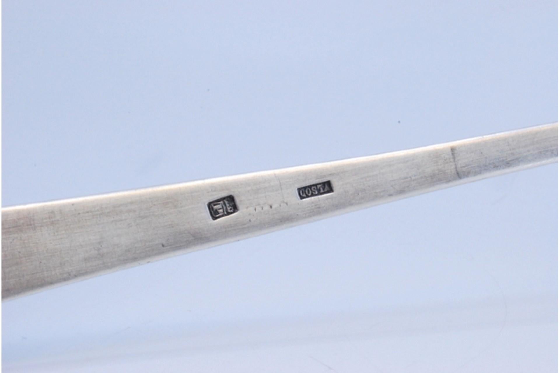 Smooth silver soup ladle with embossed handle (Silber) im Angebot