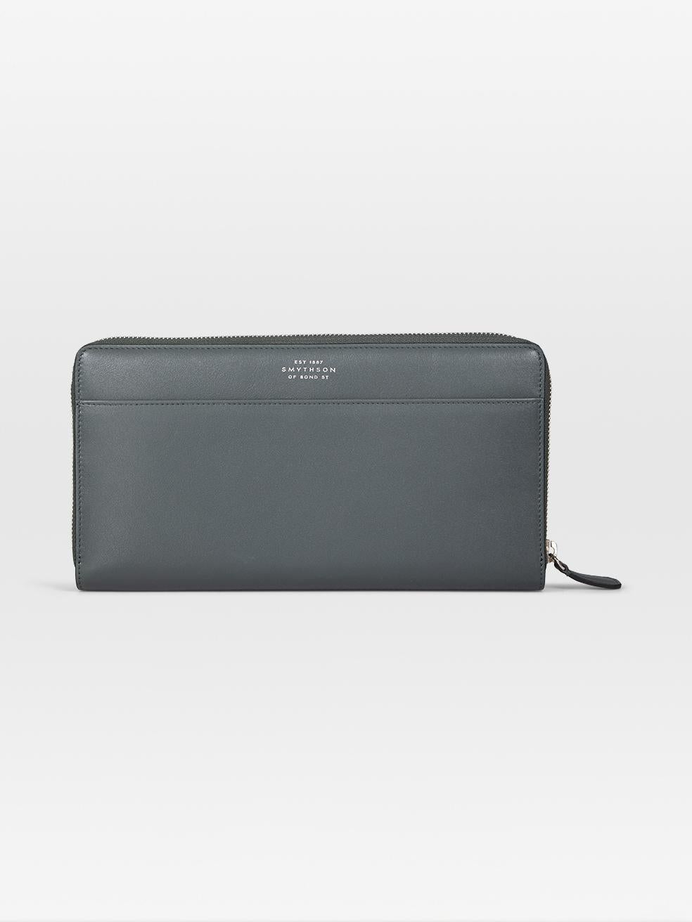 Grigio Portafoglio da viaggio Smythson in pelle verde scuro in vendita