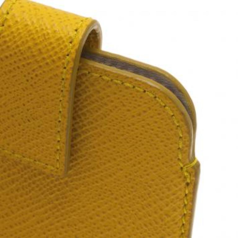 Custodia per telefono in pelle gialla Smythson in vendita 1