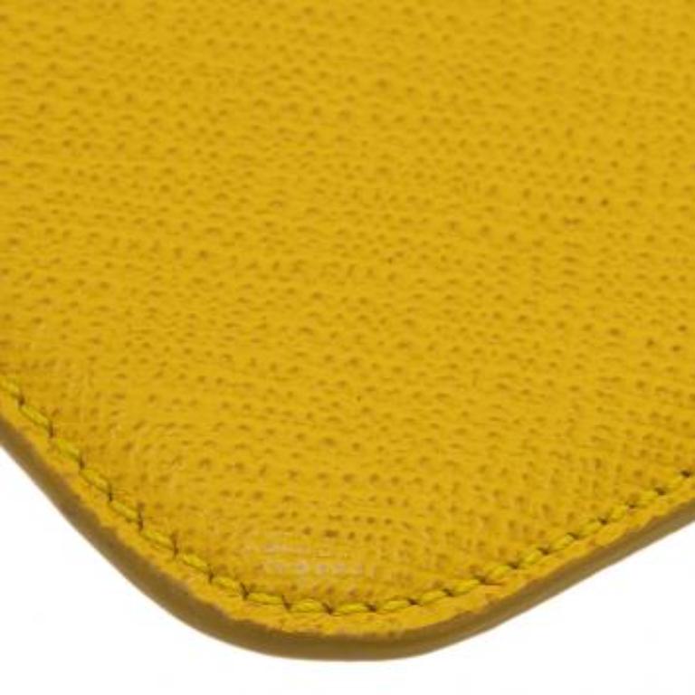 Custodia per telefono in pelle gialla Smythson in vendita 4