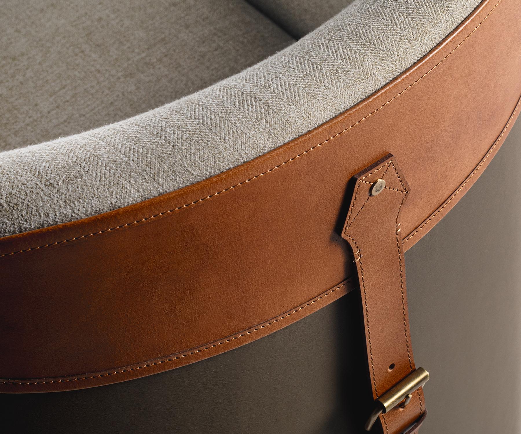 Laiton Fauteuil Snadon par Madheke en vente