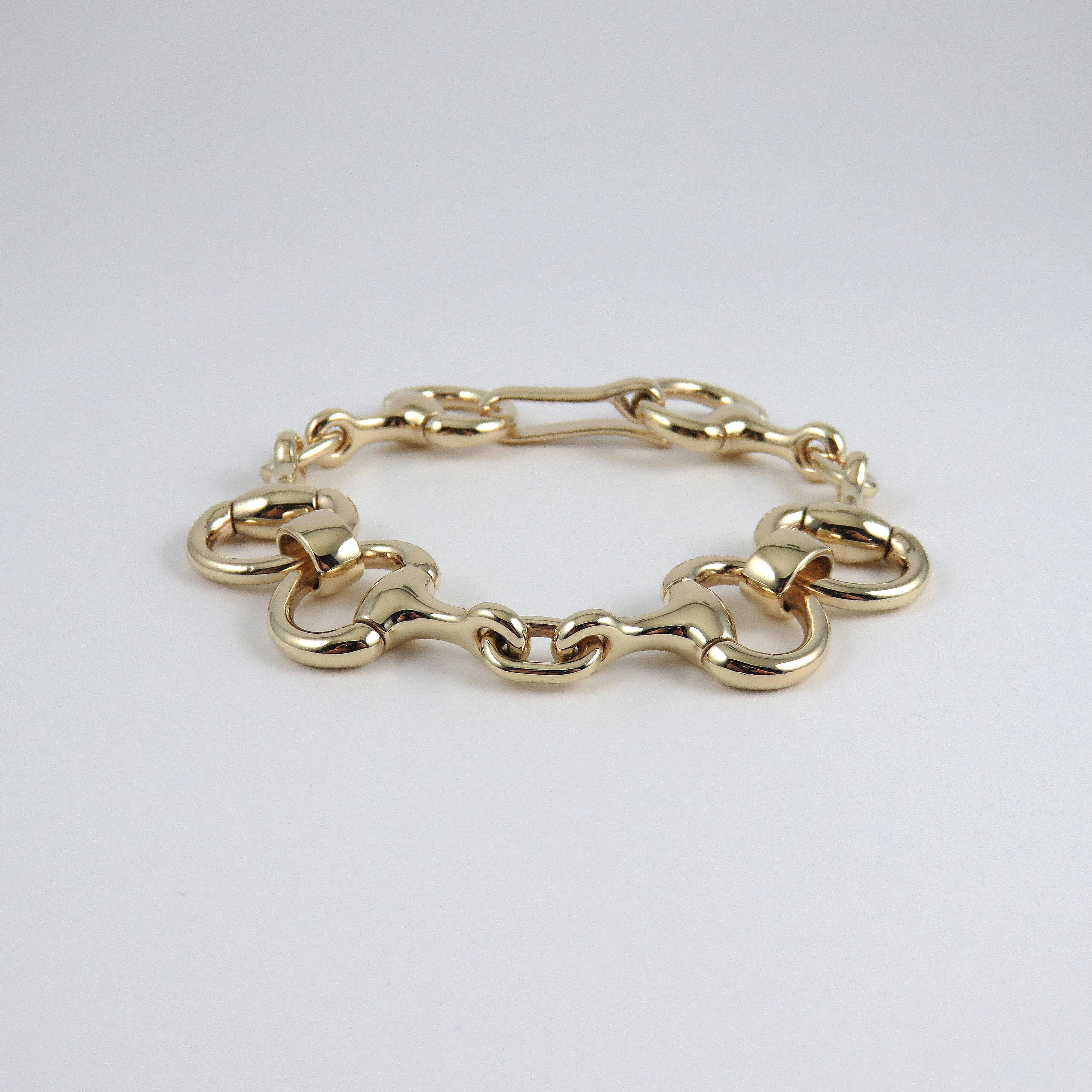 The love of your job, hobby or ranch life in general, this bracelet epitomises true elegance, as well as being tough and durable giving you the best of both worlds.

Equestrian jewellery at it's finest, crafted in 9ct yellow gold.  Combing three