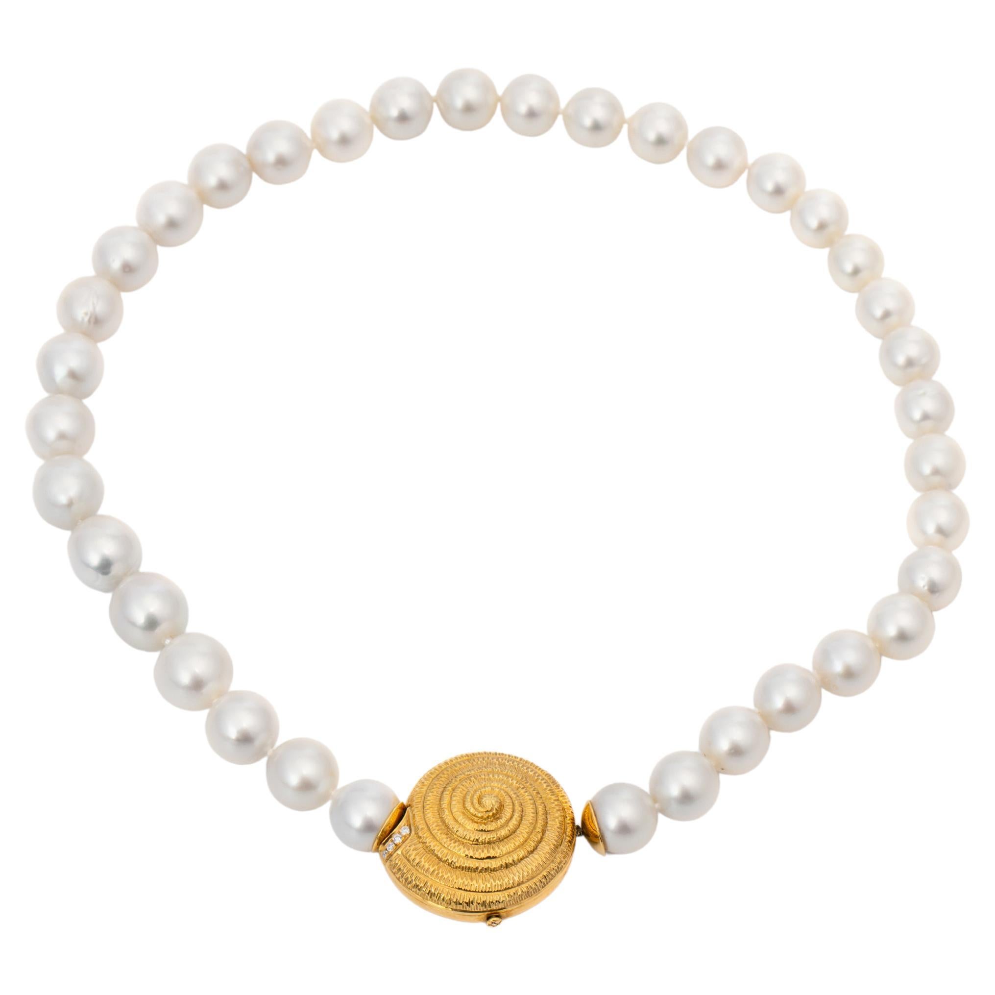 Collana di perle bianche 