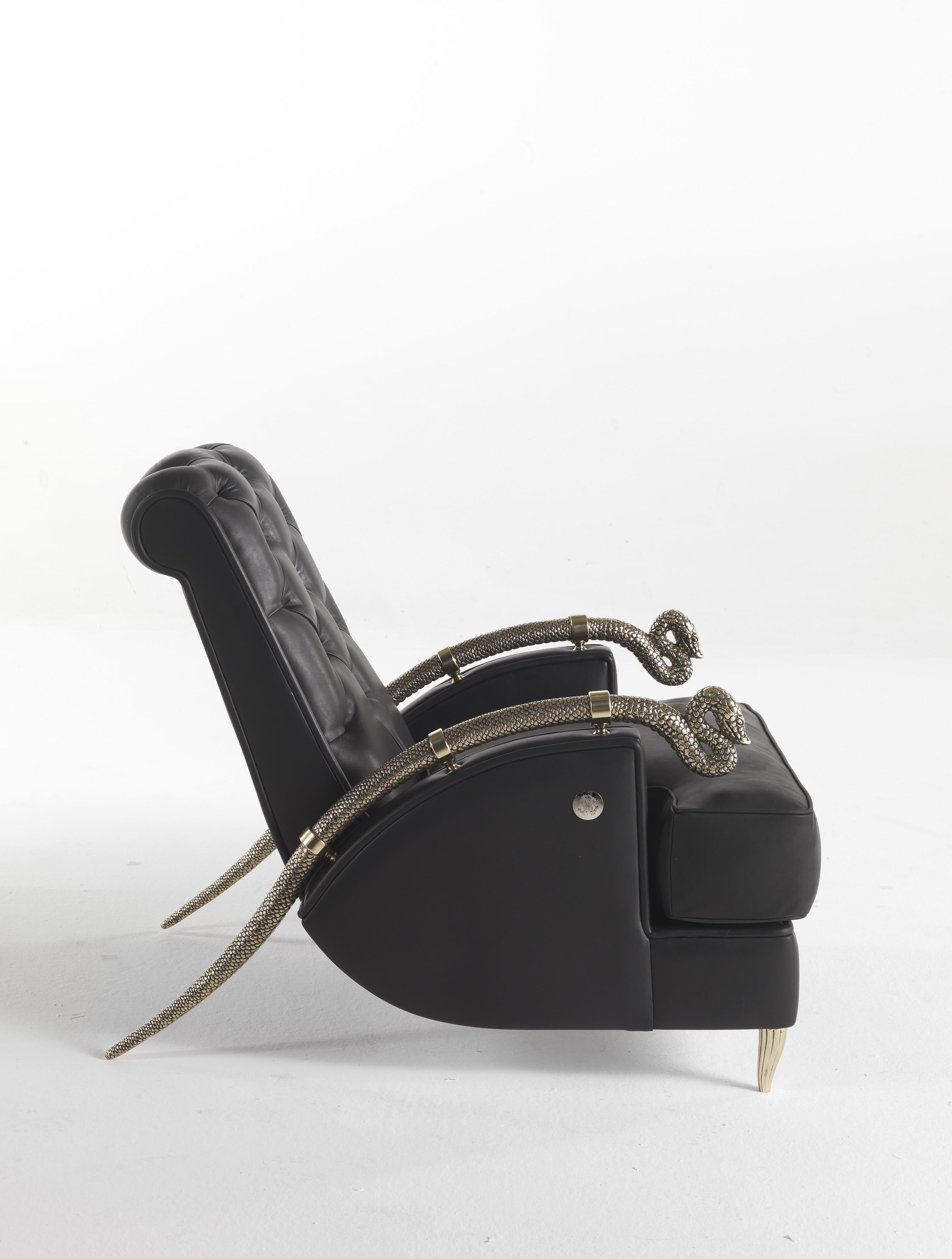 italien Fauteuil serpent du 21e siècle en cuir noir par Roberto Cavalli Home Interiors en vente