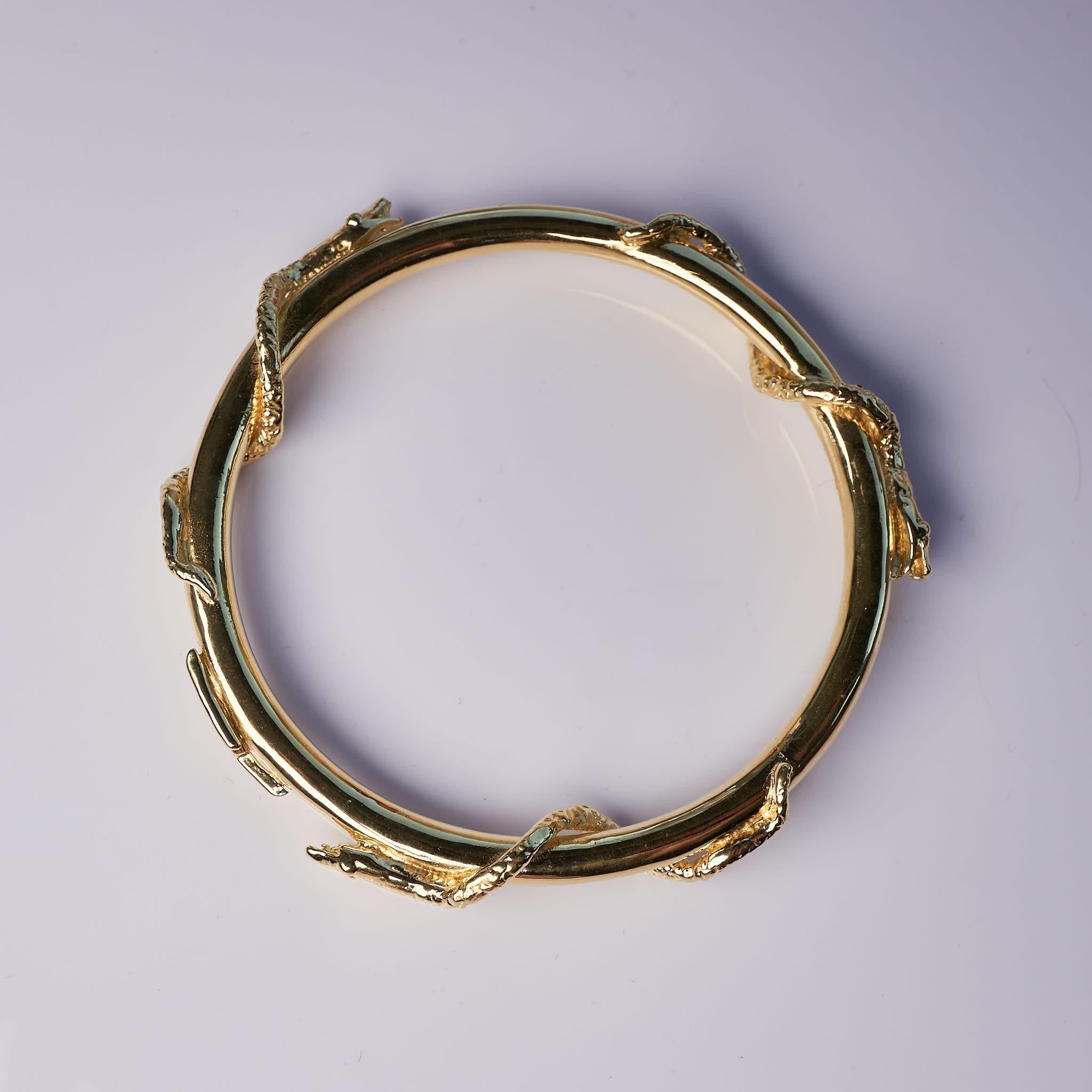 Bracelet jonc serpent émeraude saphir rubis style victorien en vente 8