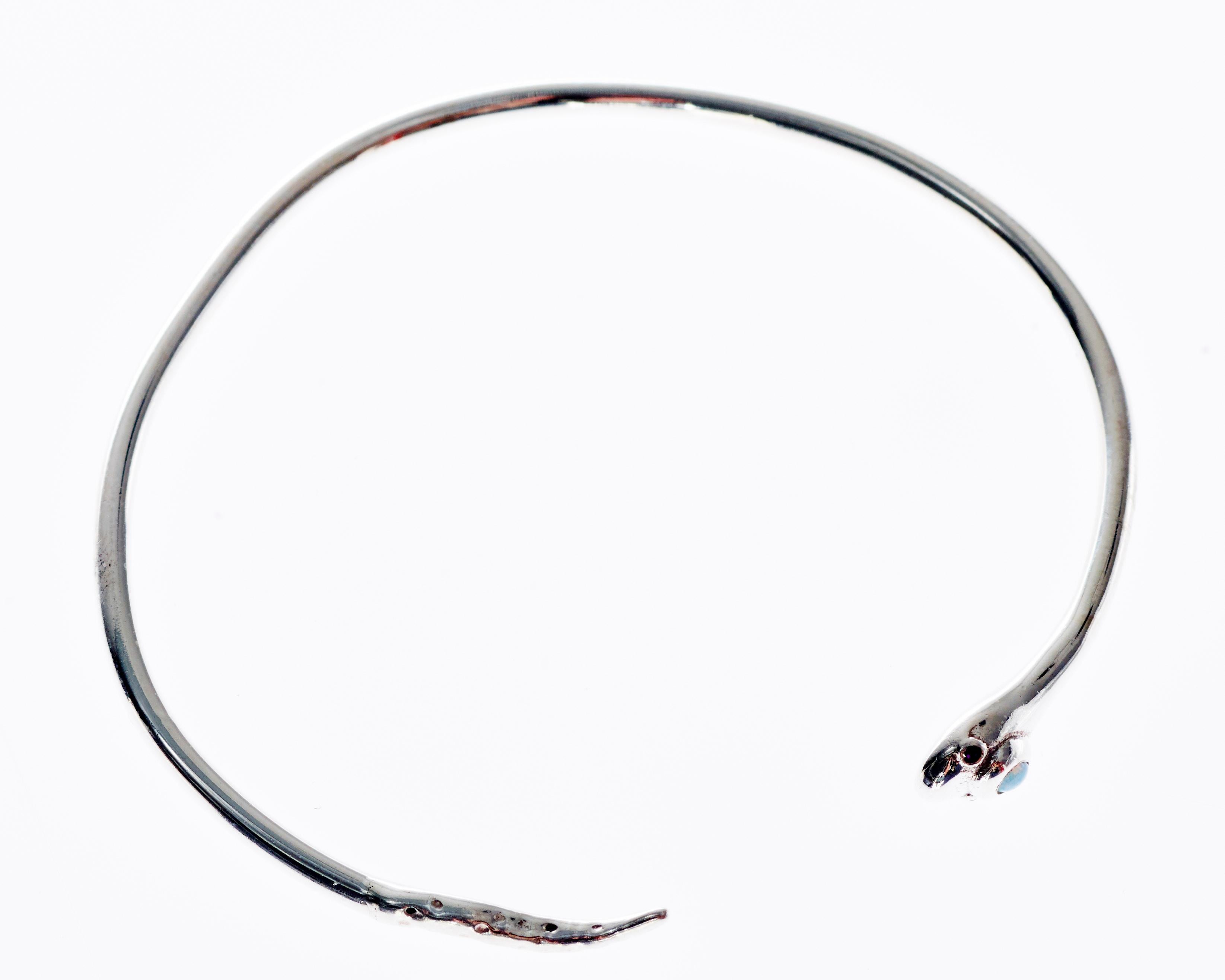 Taglio brillante Bangle a forma di serpente Argento Opale Rubino in vendita
