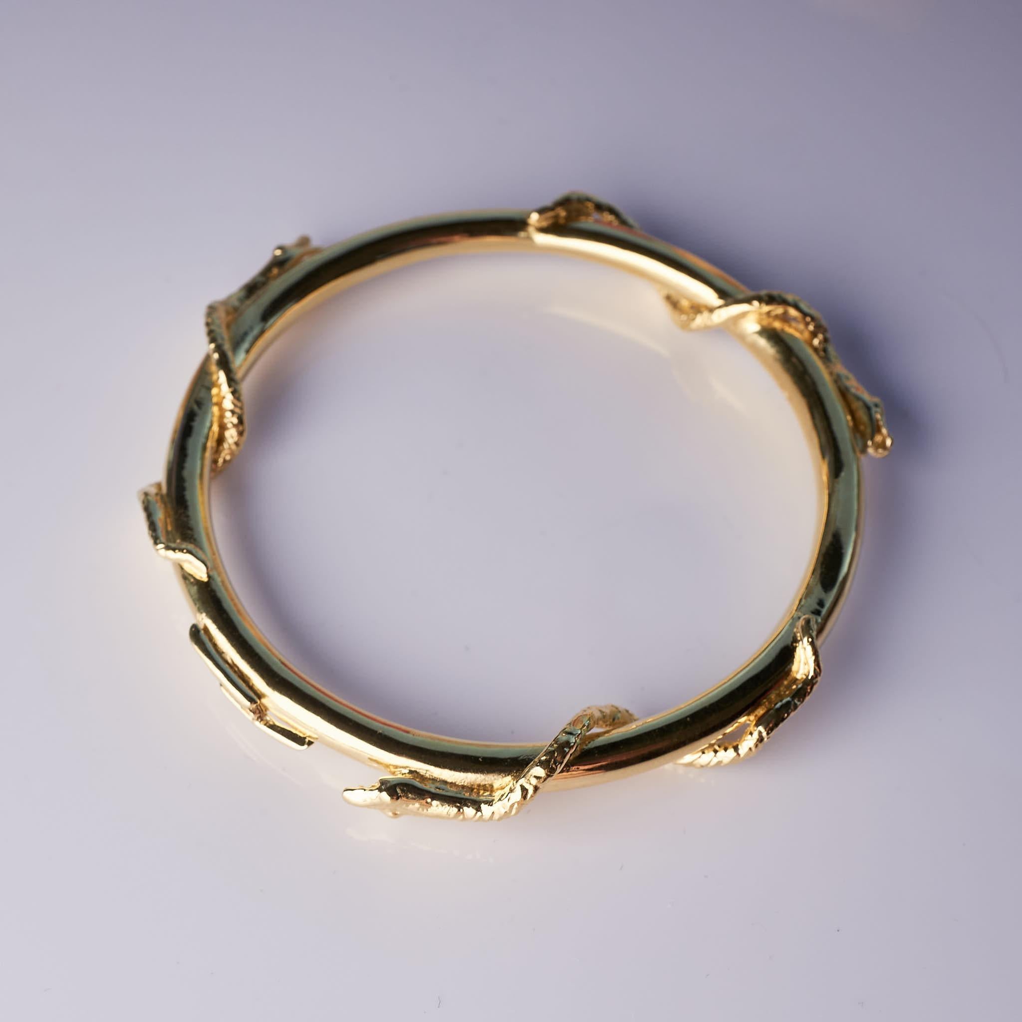 J Dauphin Bracelet jonc en forme de serpent plaqué or de style victorien en vente 7