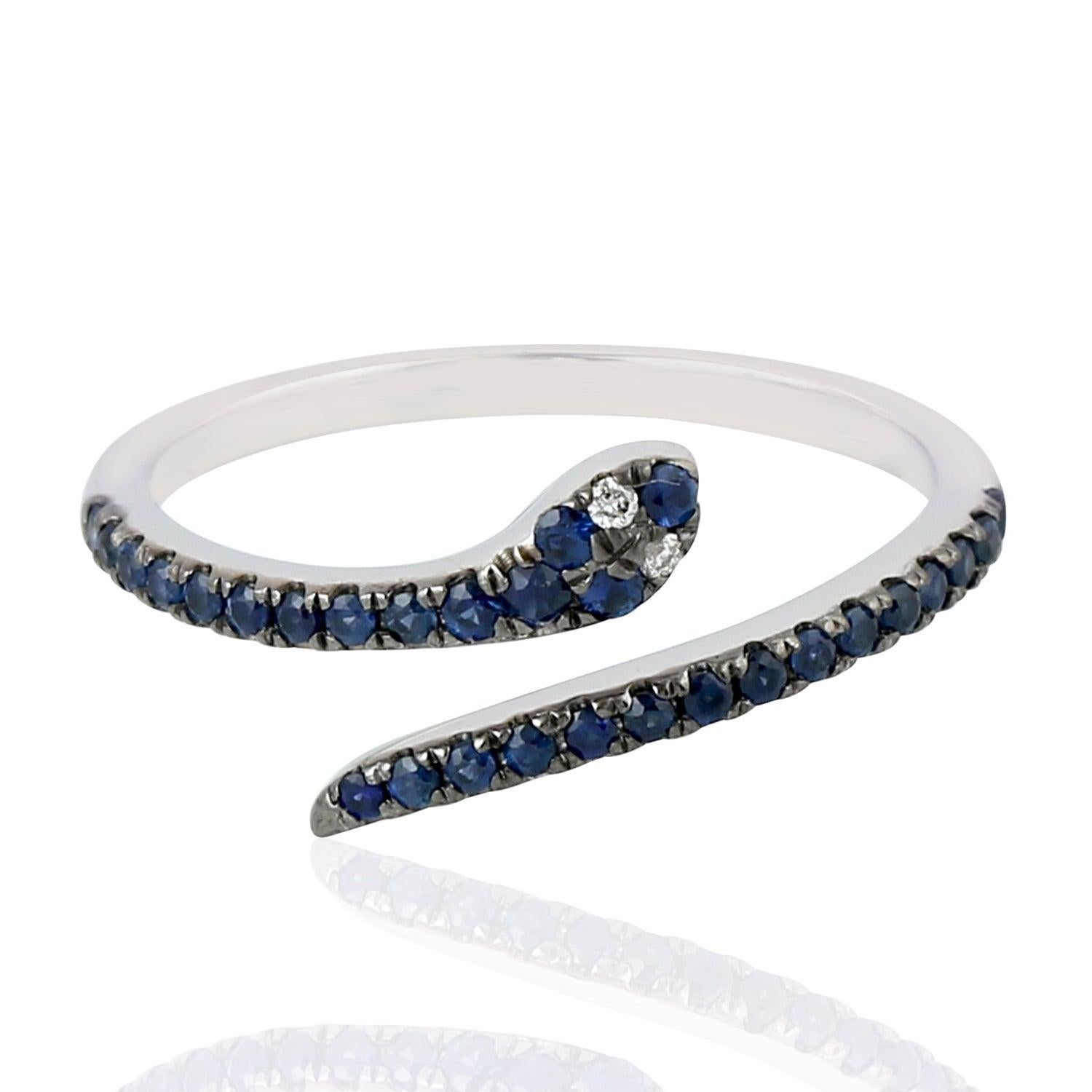 For Sale:  Snake Blue Sapphire Diamond 18 Karat Gold Ring 4