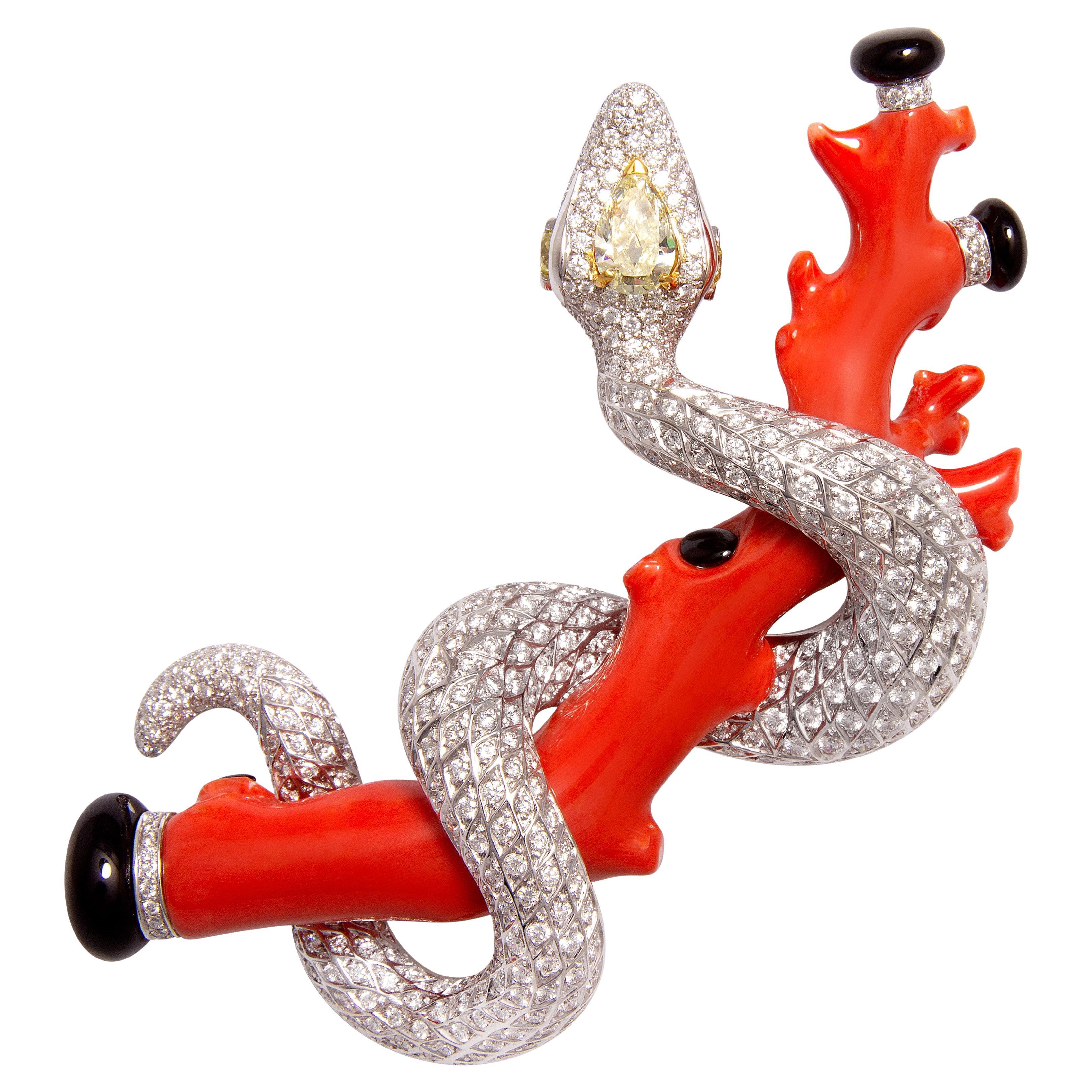 Schlangenbrosche Diamanten Koralle Onyx „Basilisk“ Design von Ella Gafter