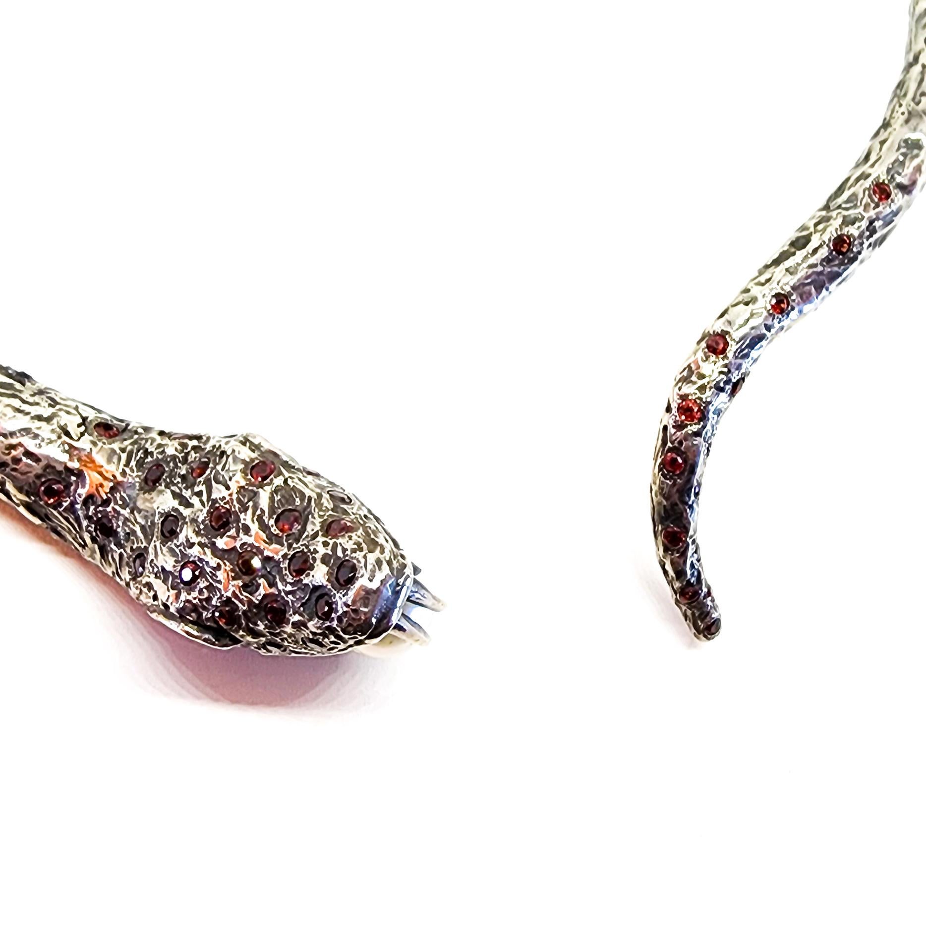 Collier ras du cou serpent gothique en argent, saphirs orange, perles des mers du Sud  en vente 4