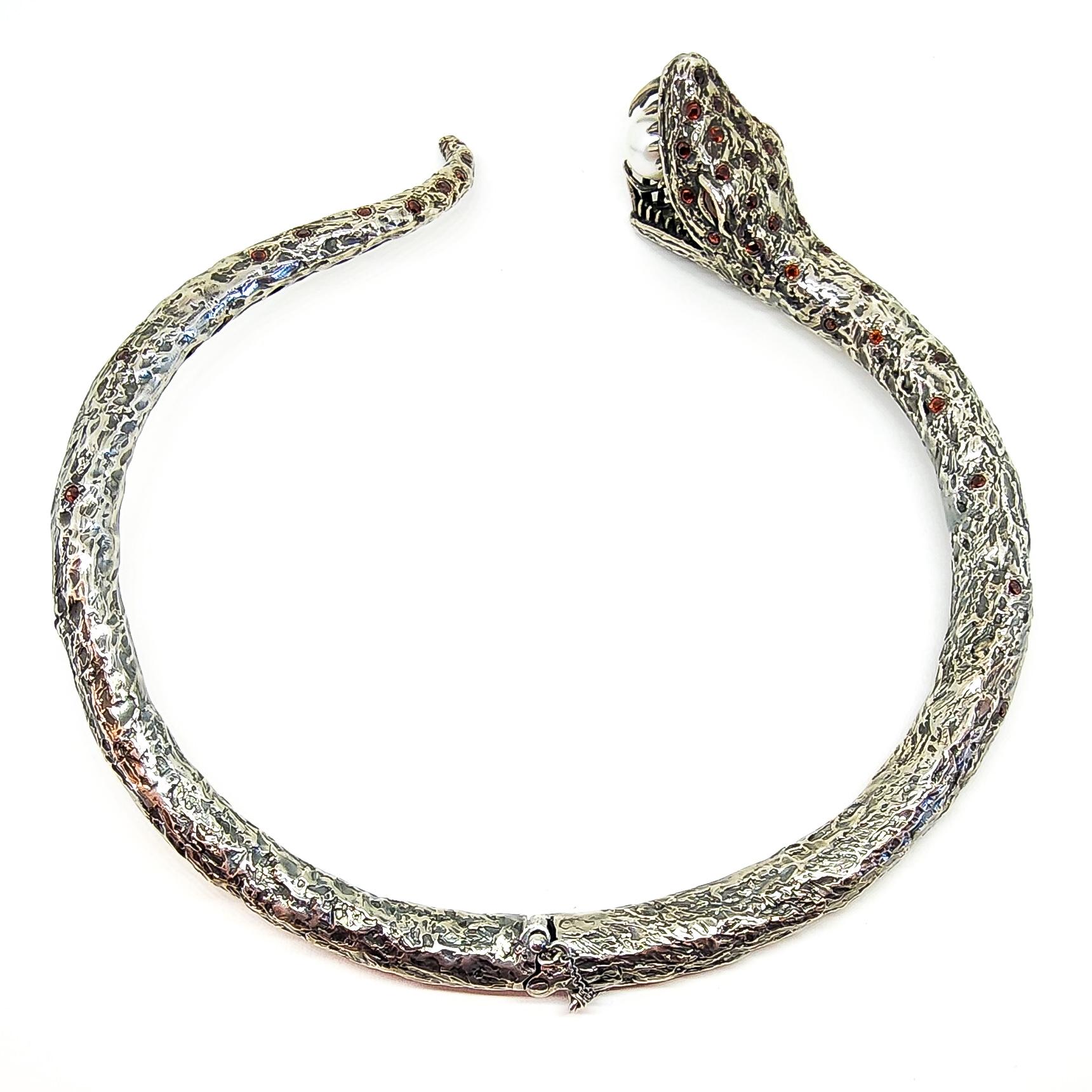 Collier ras du cou serpent gothique en argent, saphirs orange, perles des mers du Sud  en vente 5