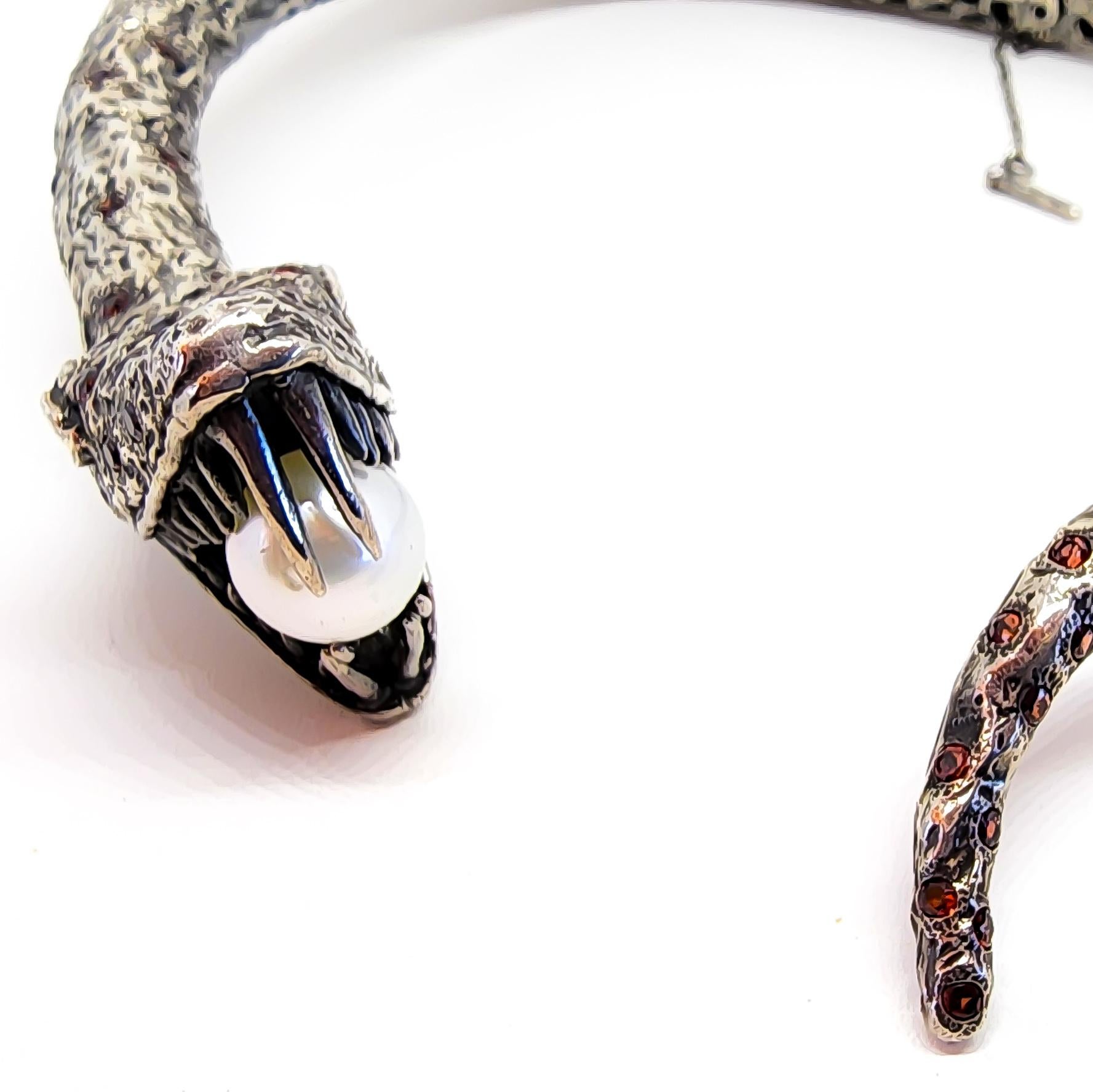 Collier ras du cou serpent gothique en argent, saphirs orange, perles des mers du Sud  en vente 8