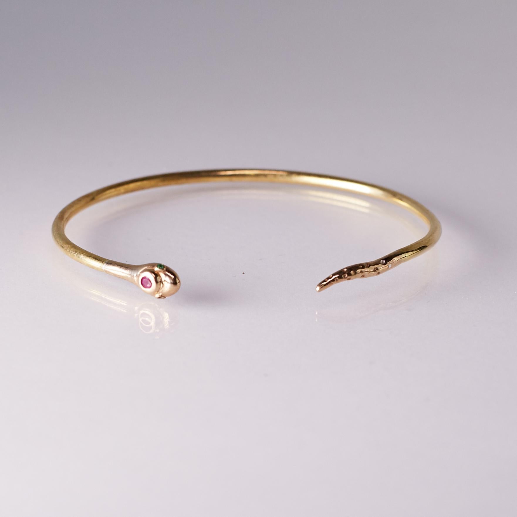 Taglio brillante Snake Cuff Bangle Emerald Ruby Victorian Style in vendita