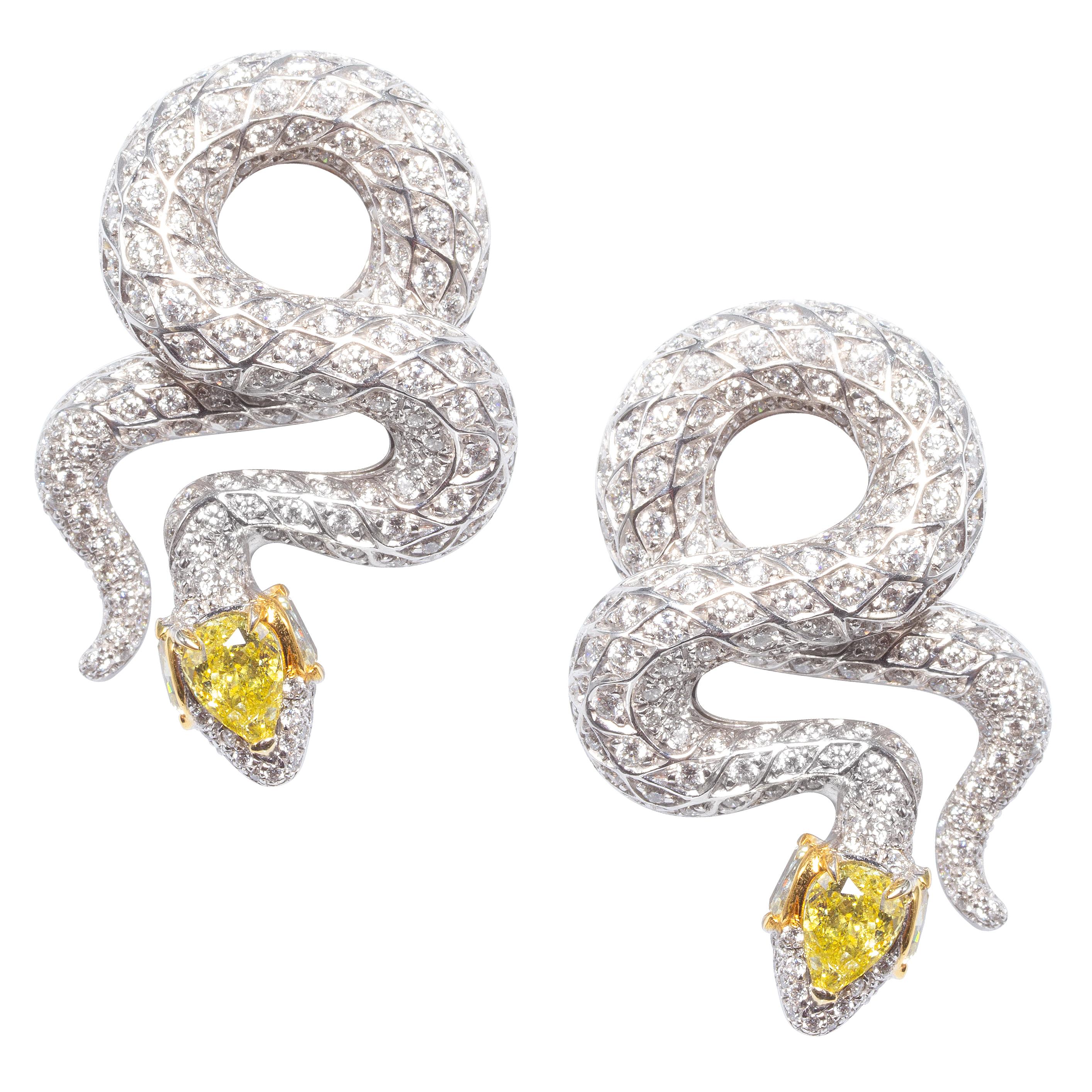 Snake Cuff Bracelet Diamonds “Basilisk” Design by Ella Gafter For Sale 14