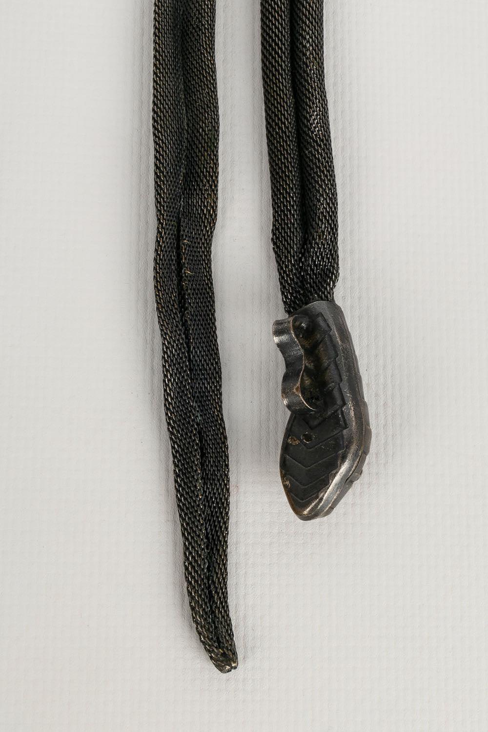 Cinturón de metal plateado oscuro de serpiente Años 20 en venta 3