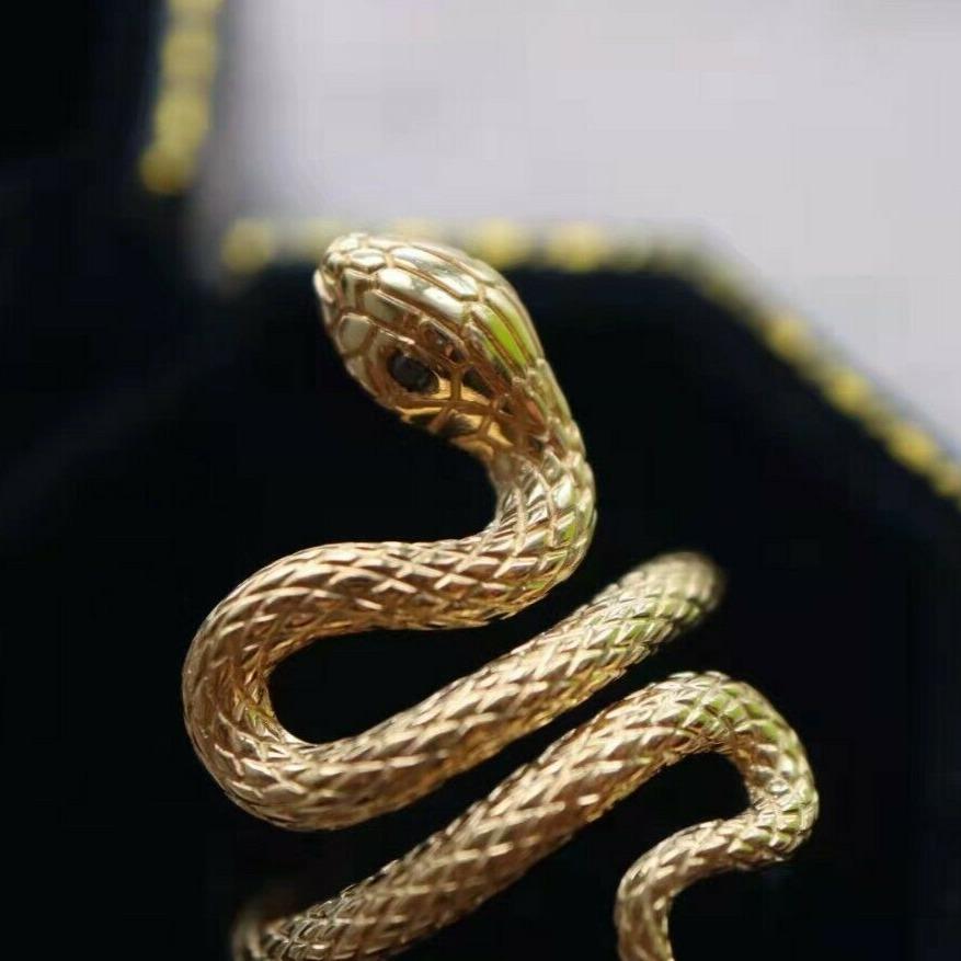 Brilliant Cut Snake Design Black Diamond Ring 18K Yellow Gold Viper Ring For Sale