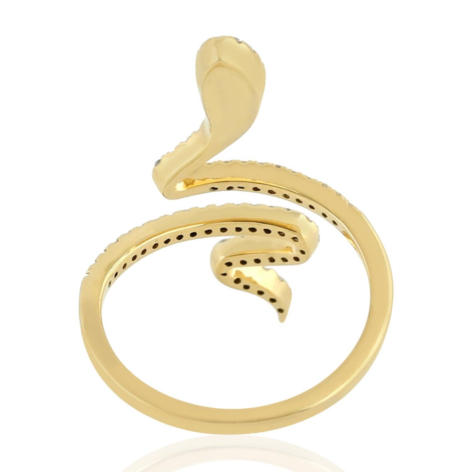 For Sale:  Snake Diamond 18 Karat Gold Ring 2