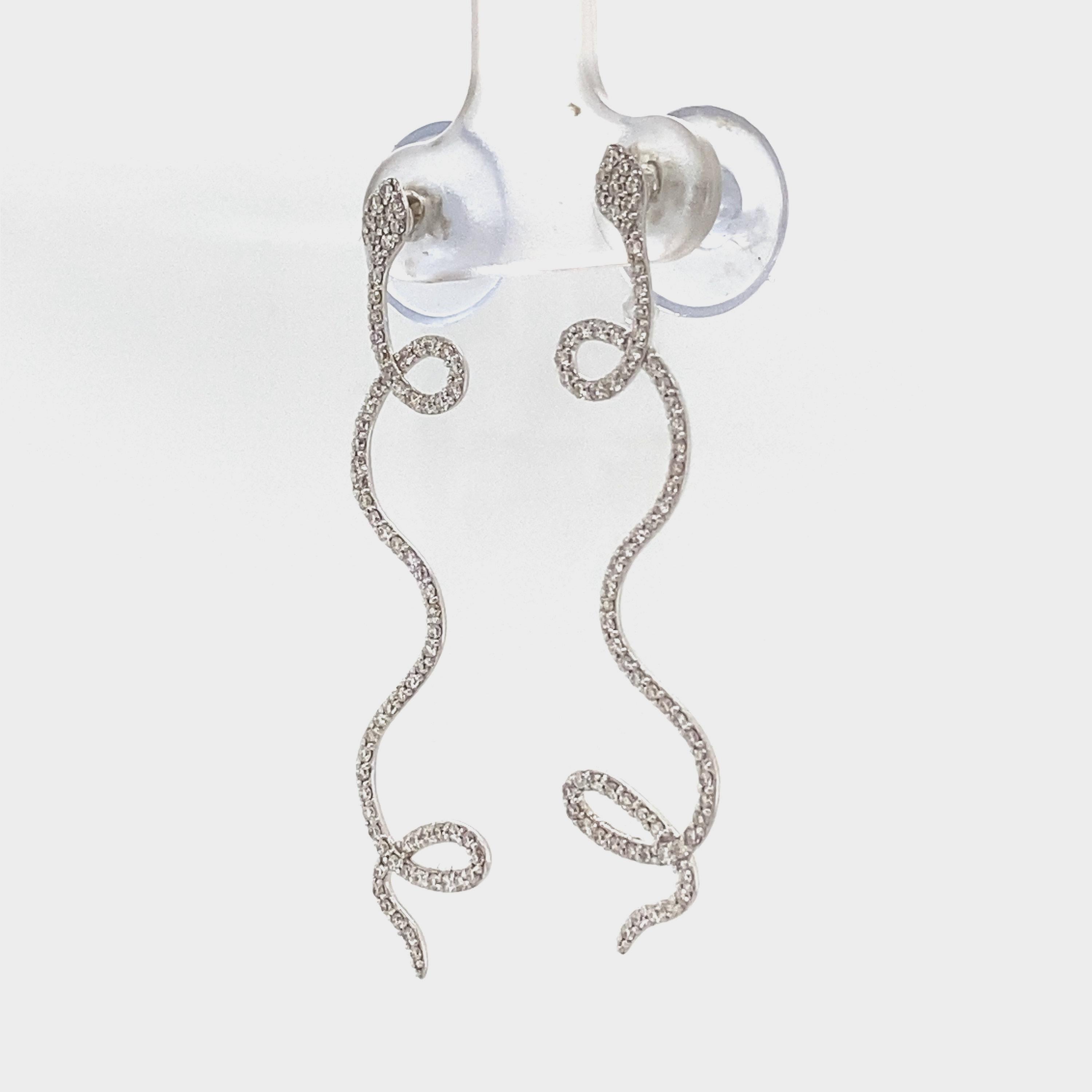Boucles d'oreilles serpent diamant en or massif 14K (certifié) Neuf - En vente à New Delhi, DL