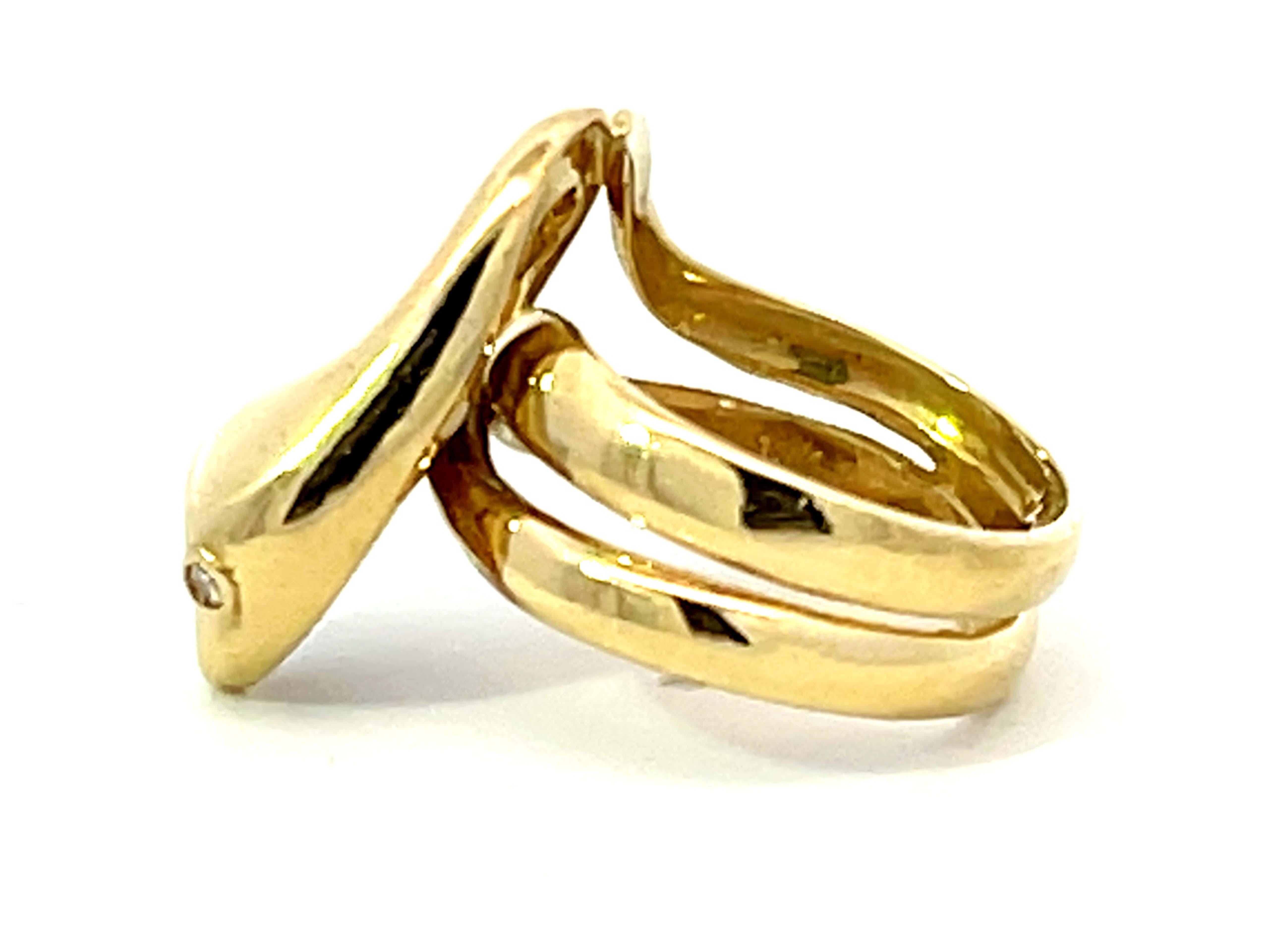 Women's or Men's Snake Diamond Eyes Ring in 18K Yellow Gold For Sale