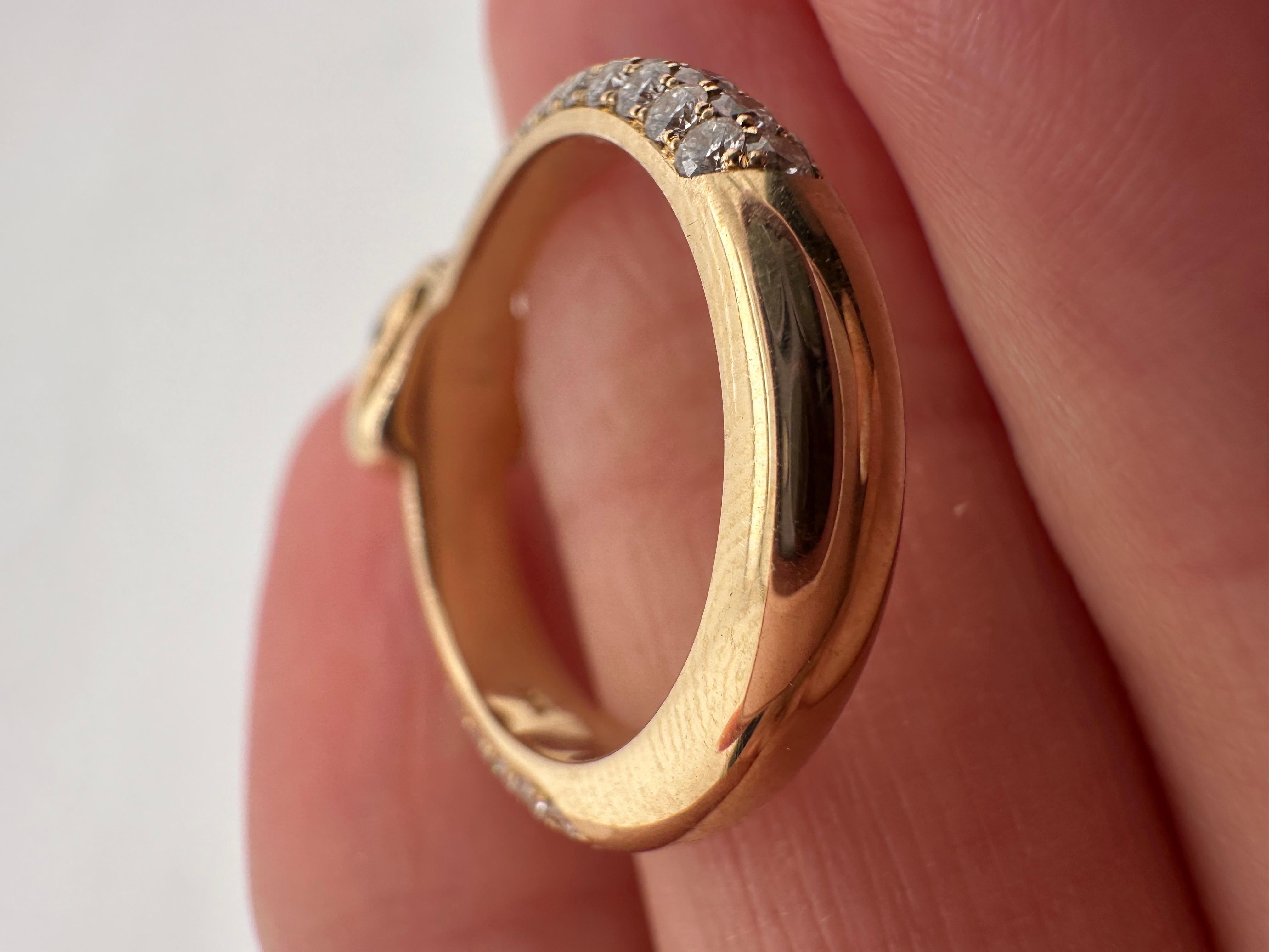 Women's or Men's Snake diamond ring 18kt Pave set diamond ring For Sale