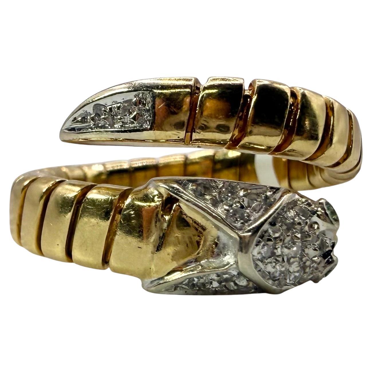 Snake Diamond ring movable ring 18KT yellow gold emerald eye ring For Sale