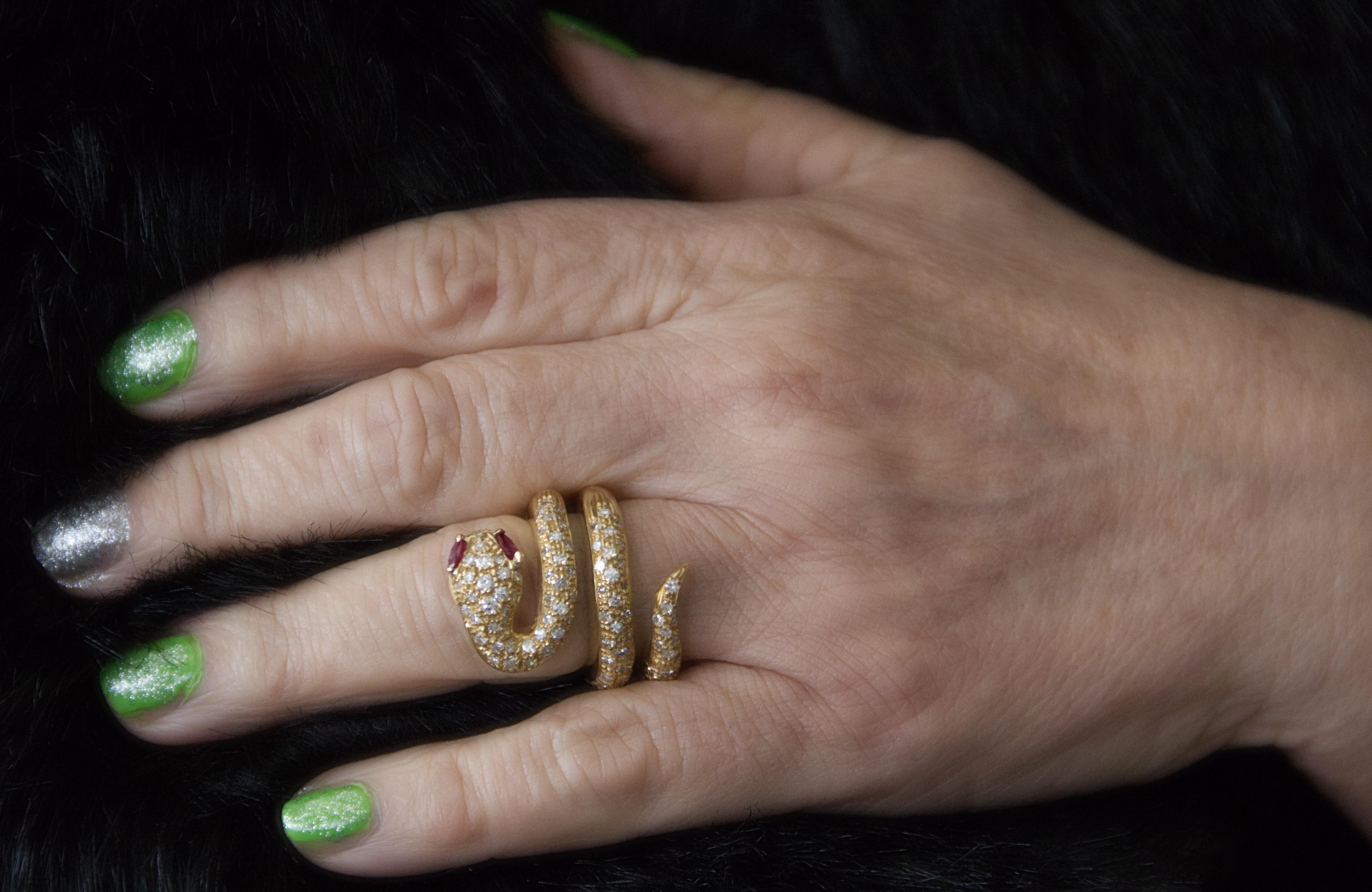 De las mujeres Anillo Cóctel Serpiente Diamantes Rubíes Amarillo 18 Quilates en venta