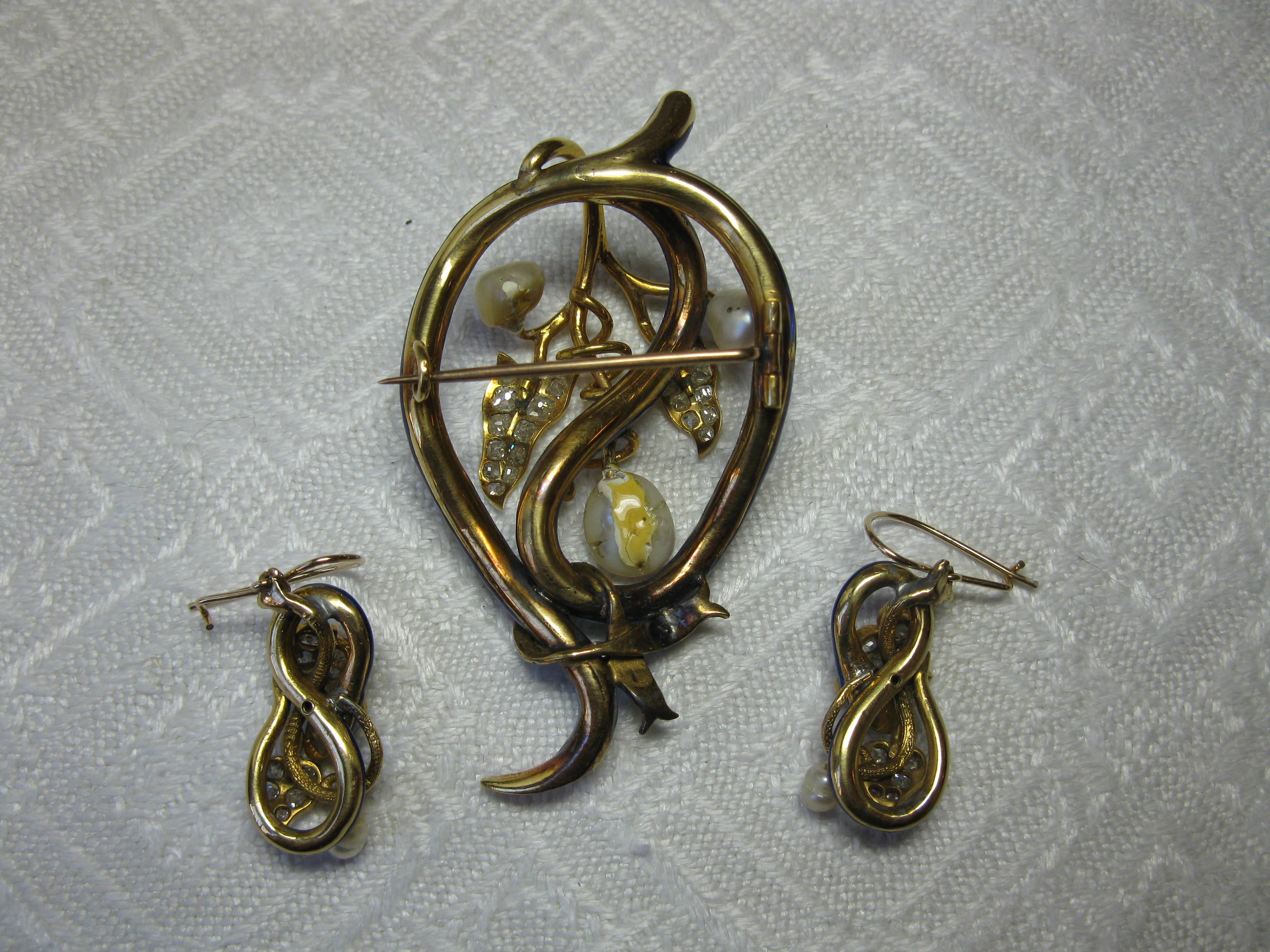 Snake Earrings and Brooch Rose Cut Diamond Ruby Enamel 18 Karat Gold Victorian 6