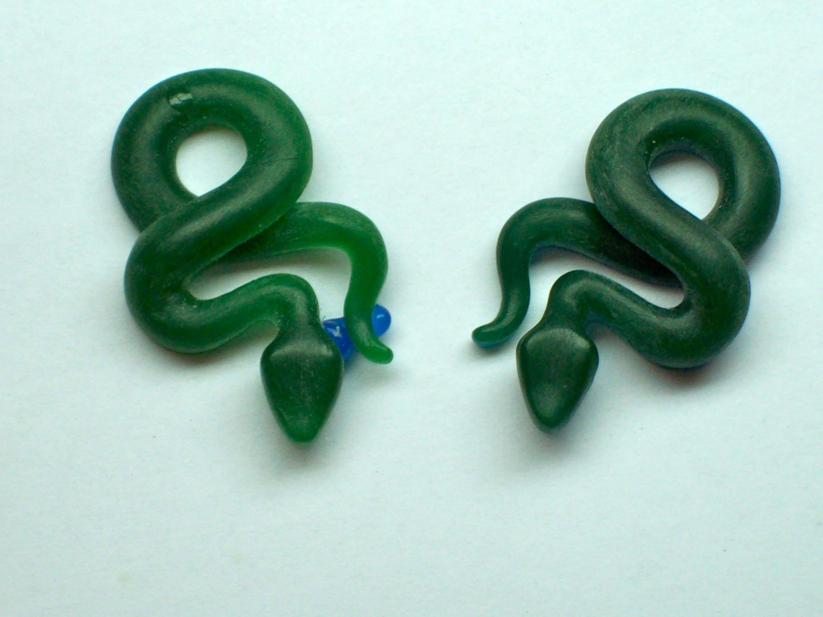 Orecchini a serpente con diamanti 