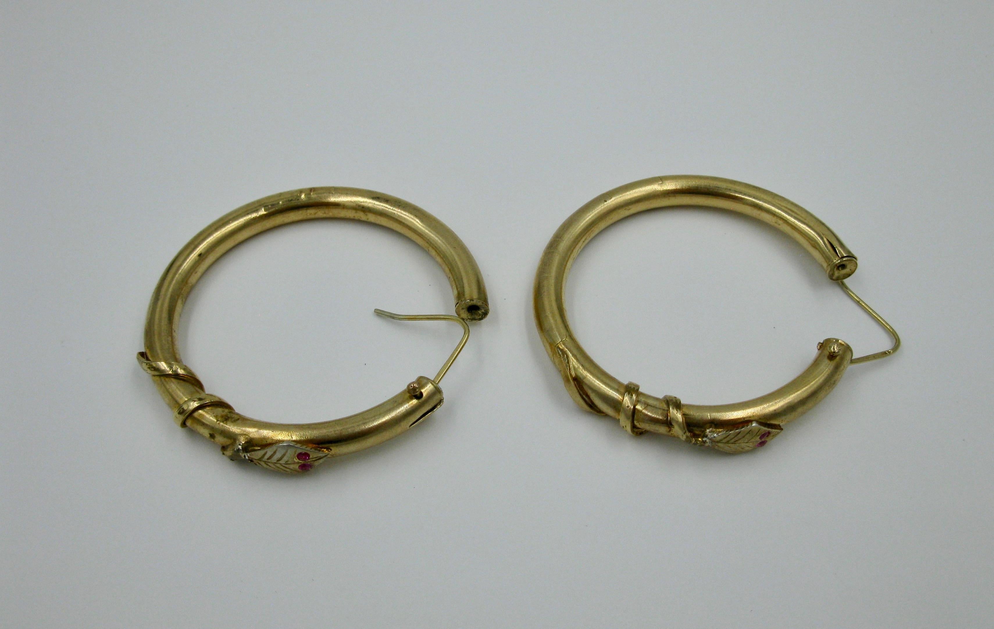 Snake Earrings Victorian Ruby Gold Etruscan Revival Hoop In Good Condition In New York, NY