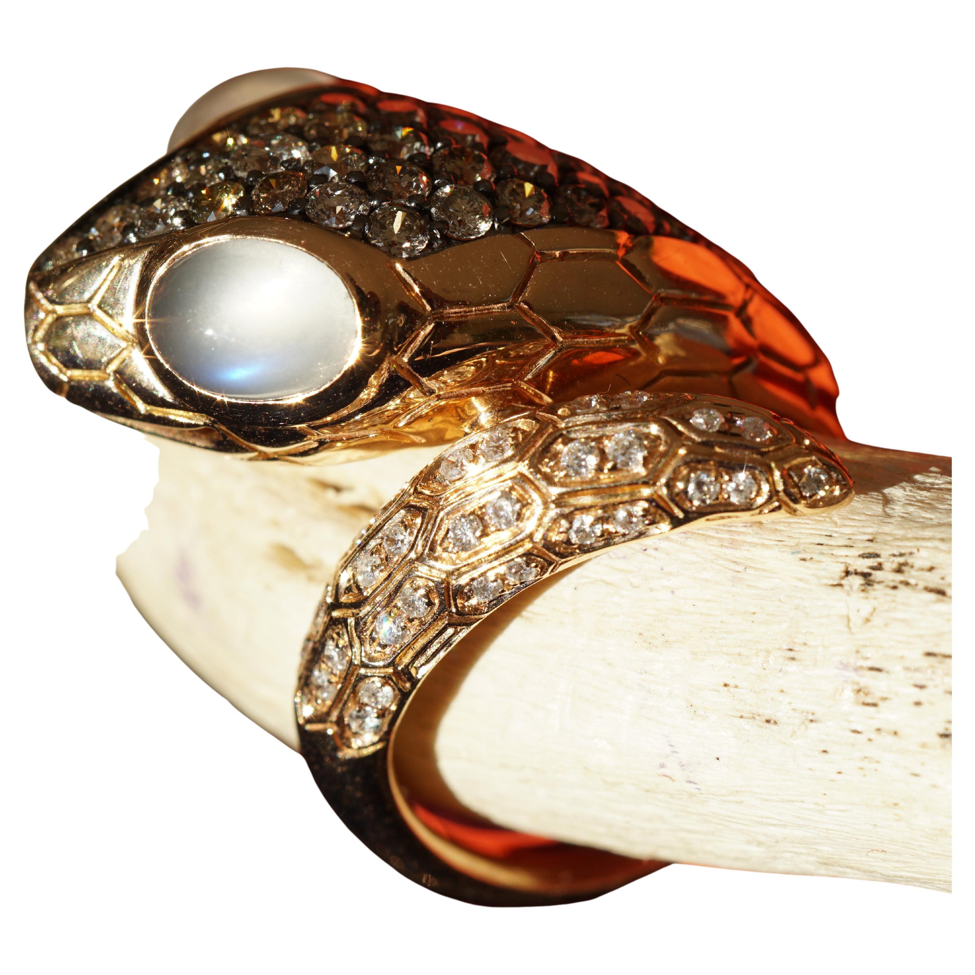 Lovingly and Qualitative Designed 18 KtRosegold Schlangen-Mondstein Brillant Ring (Moderne) im Angebot