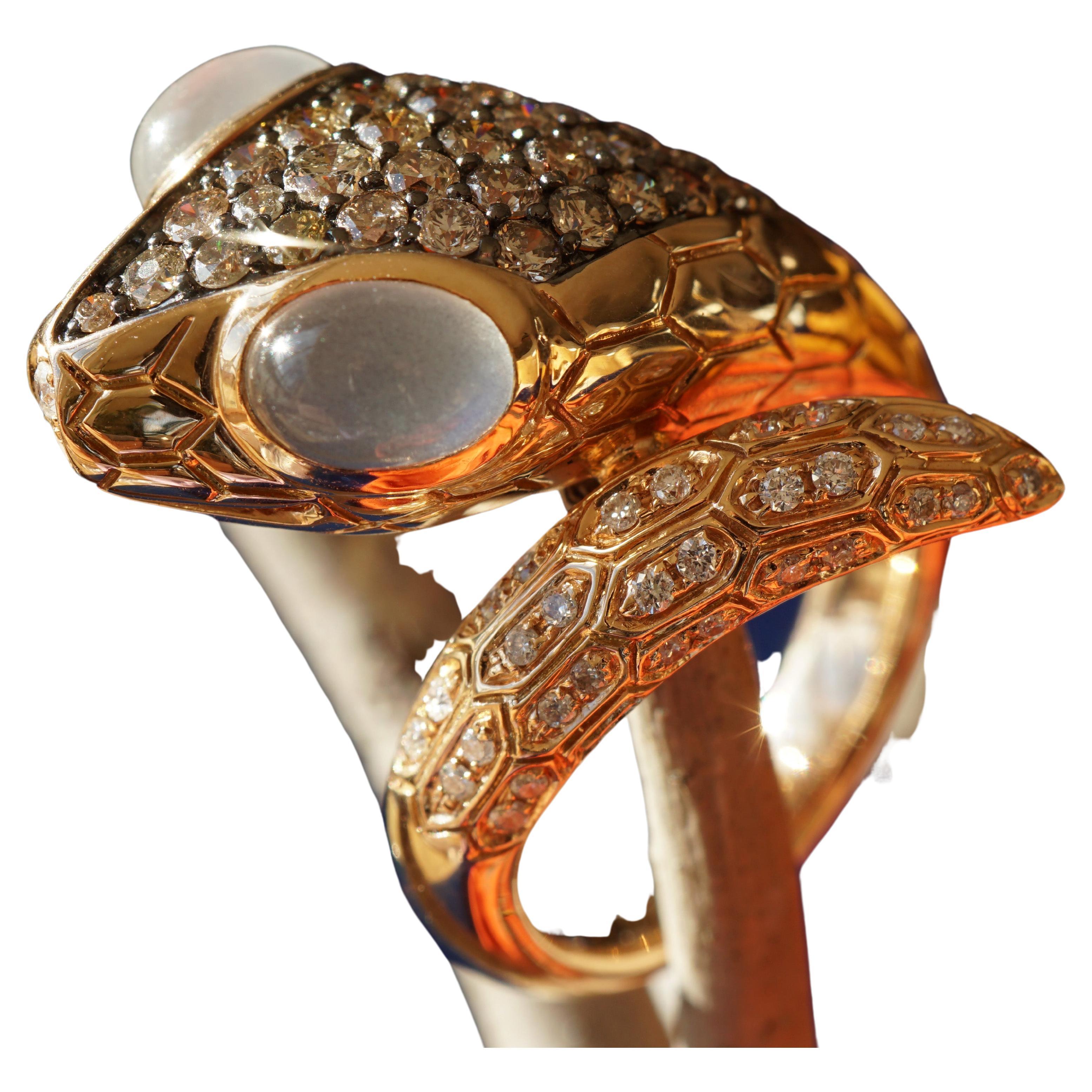 Snake Moonstone Brilliant Ring Lovingly and Qualitatively Designed 18 KtRosegold For Sale
