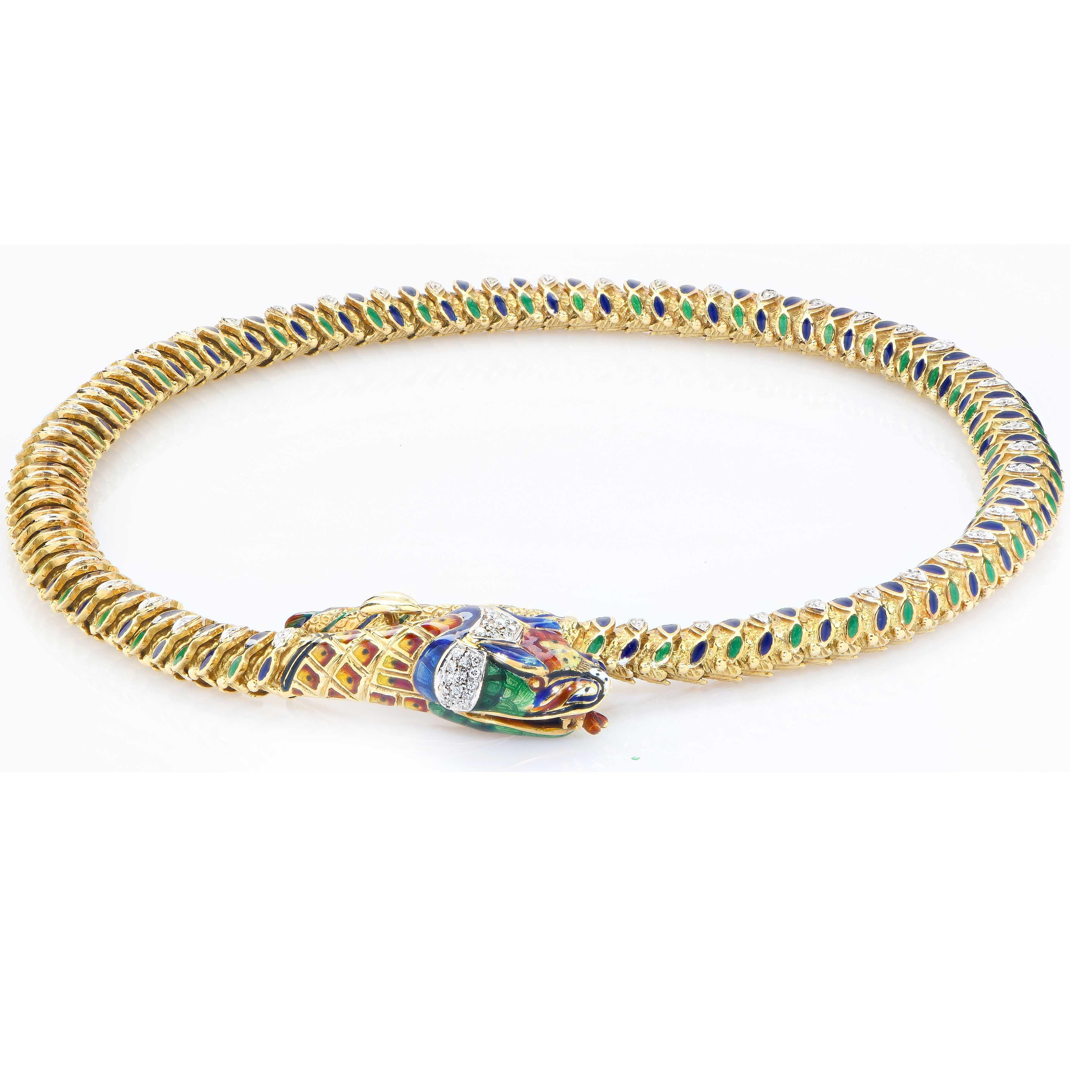 Round Cut Snake Necklace with Diamonds and Enamel in 18 Karat Yellow Gold For Sale