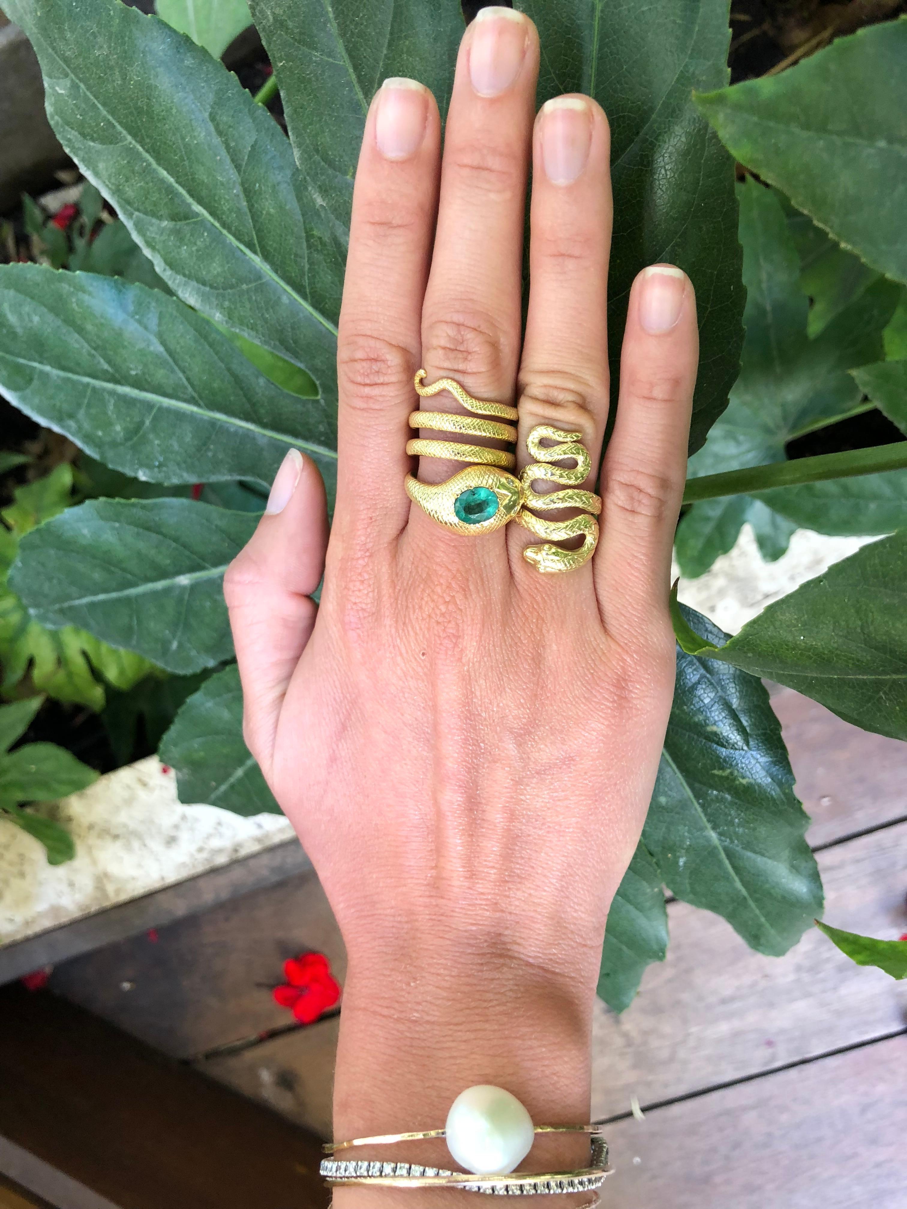 Snake Ring 18 Karat Pink Gold with 0.80 Carat Diamonds For Sale 2