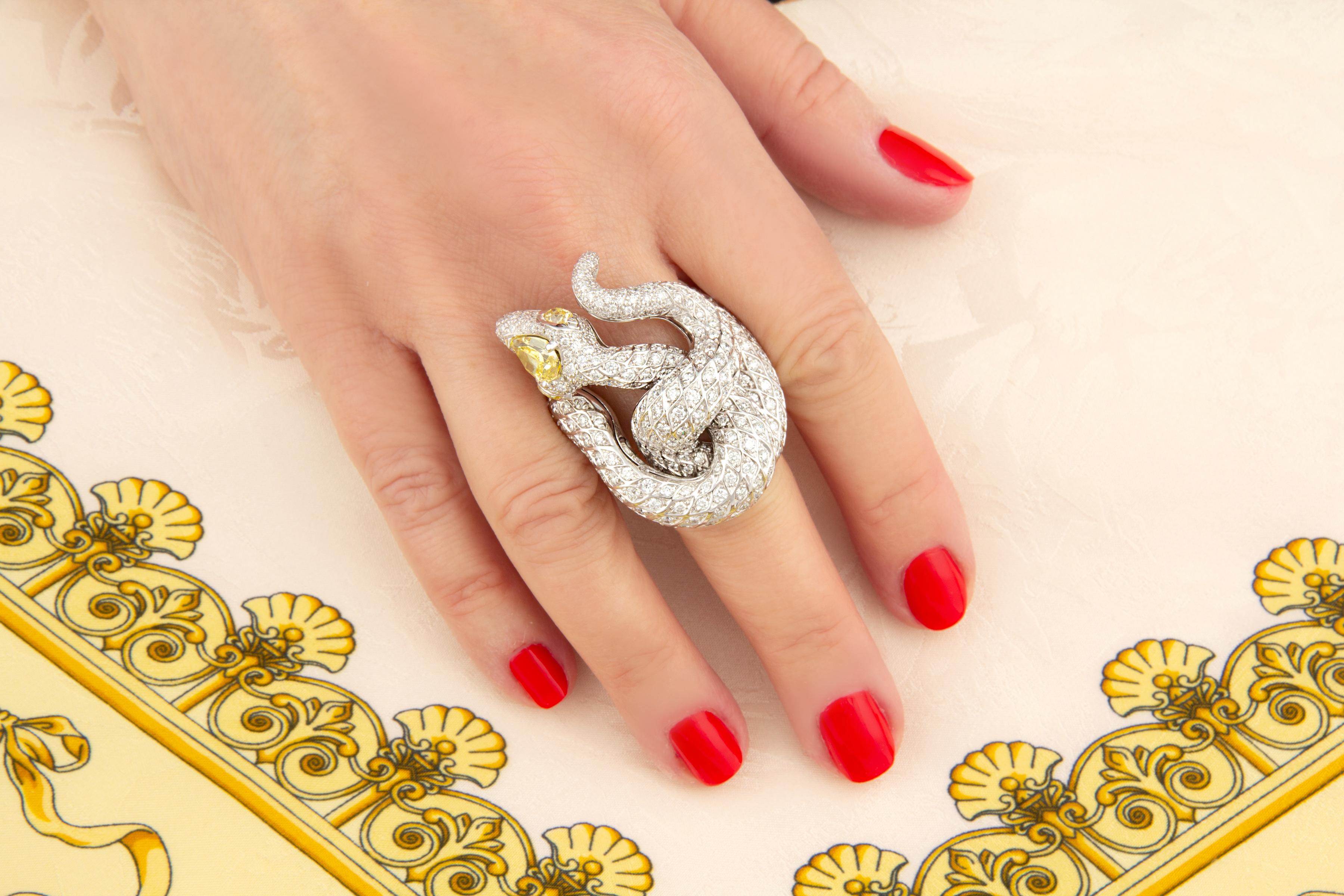 Artista Anello di diamanti a forma di serpente 