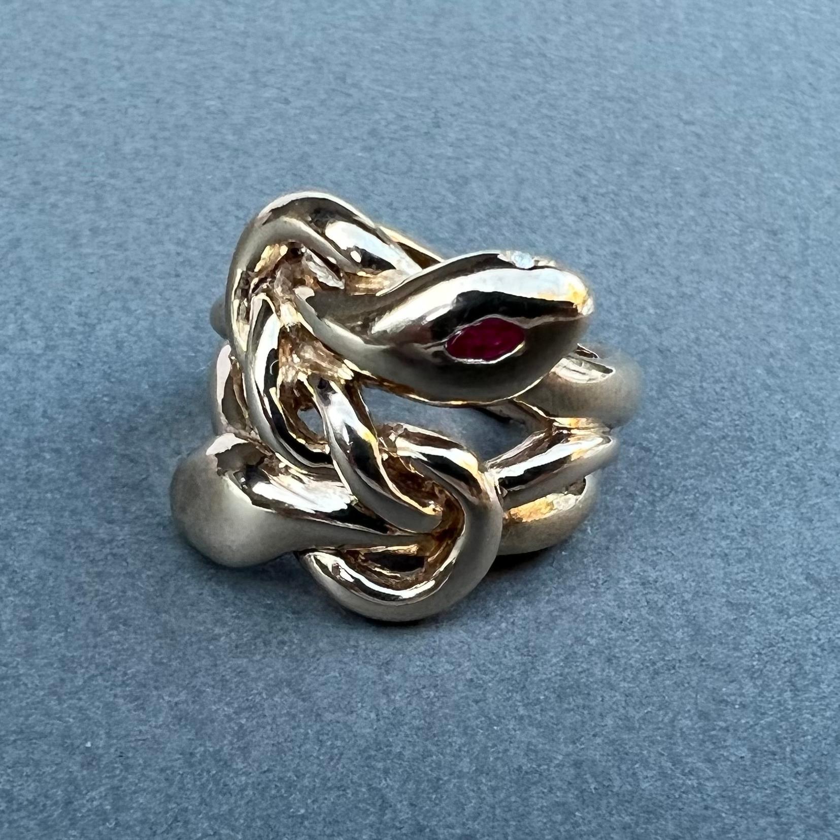 Anillo de serpiente Anillo de cóctel de rubí Victoriano en venta