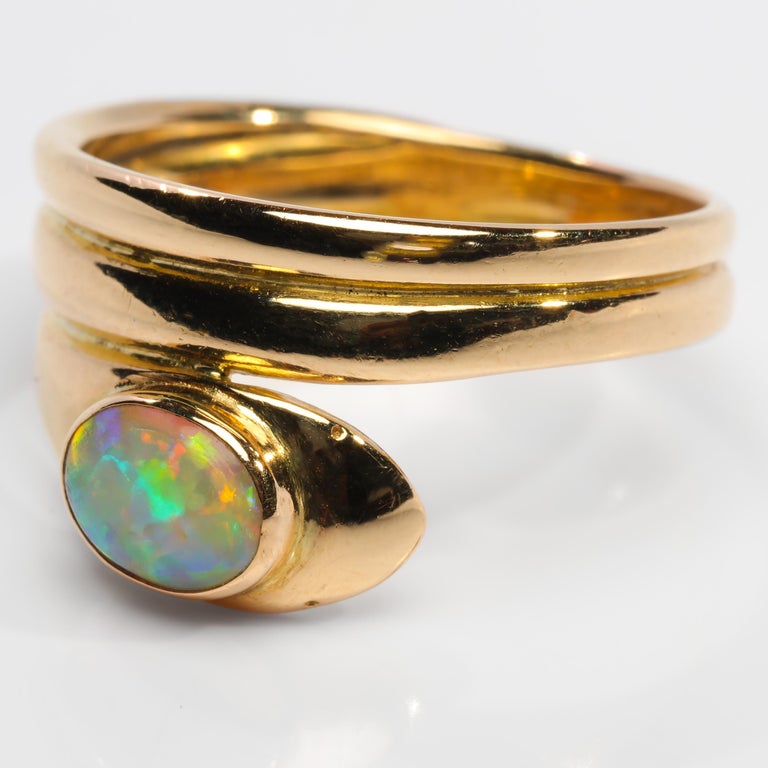 Snake Ring with Opal English circa 1876 Unisex For Sale 2