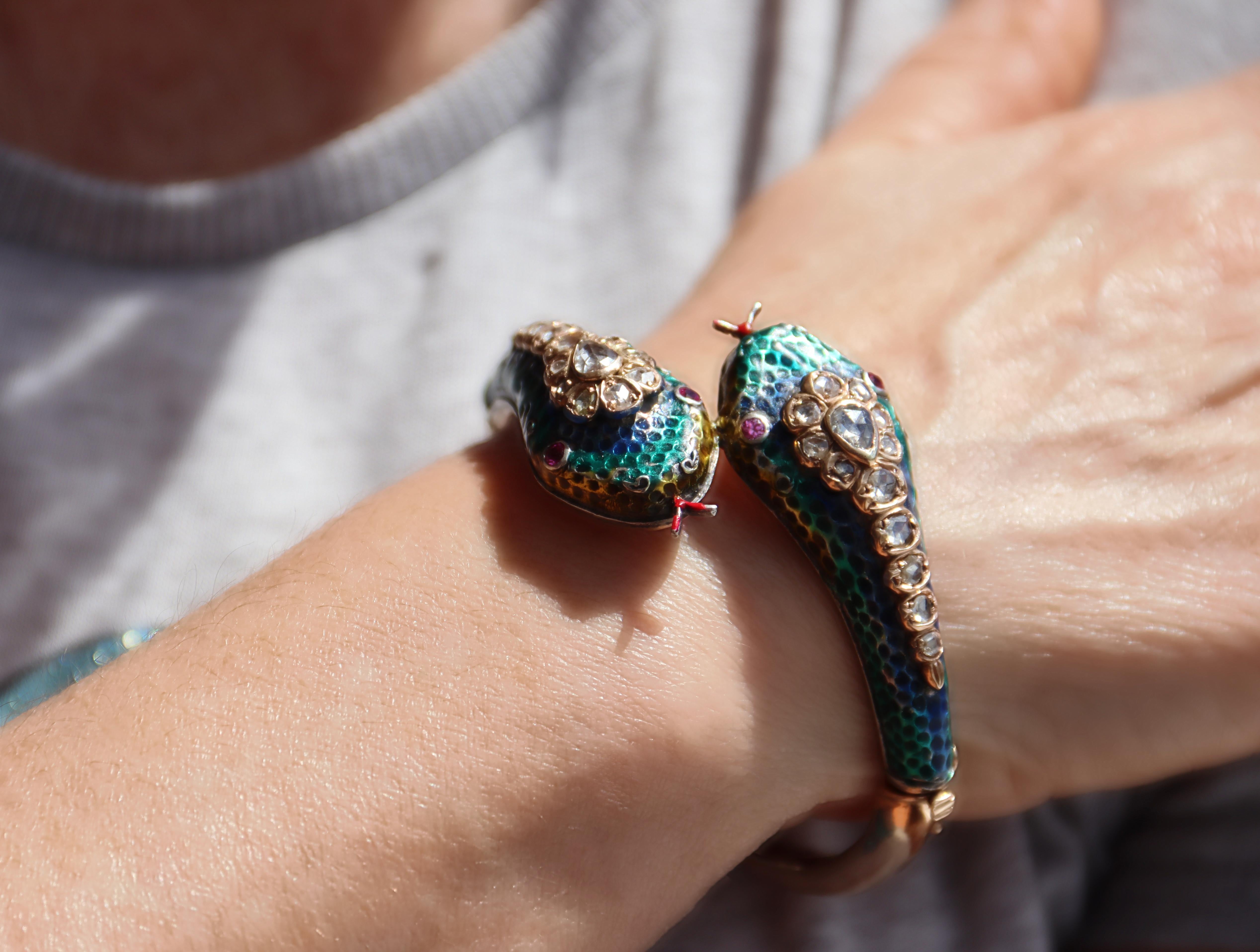 Bracelet jonc en or jaune 14 carats avec rubis et diamants taille rose en vente 4