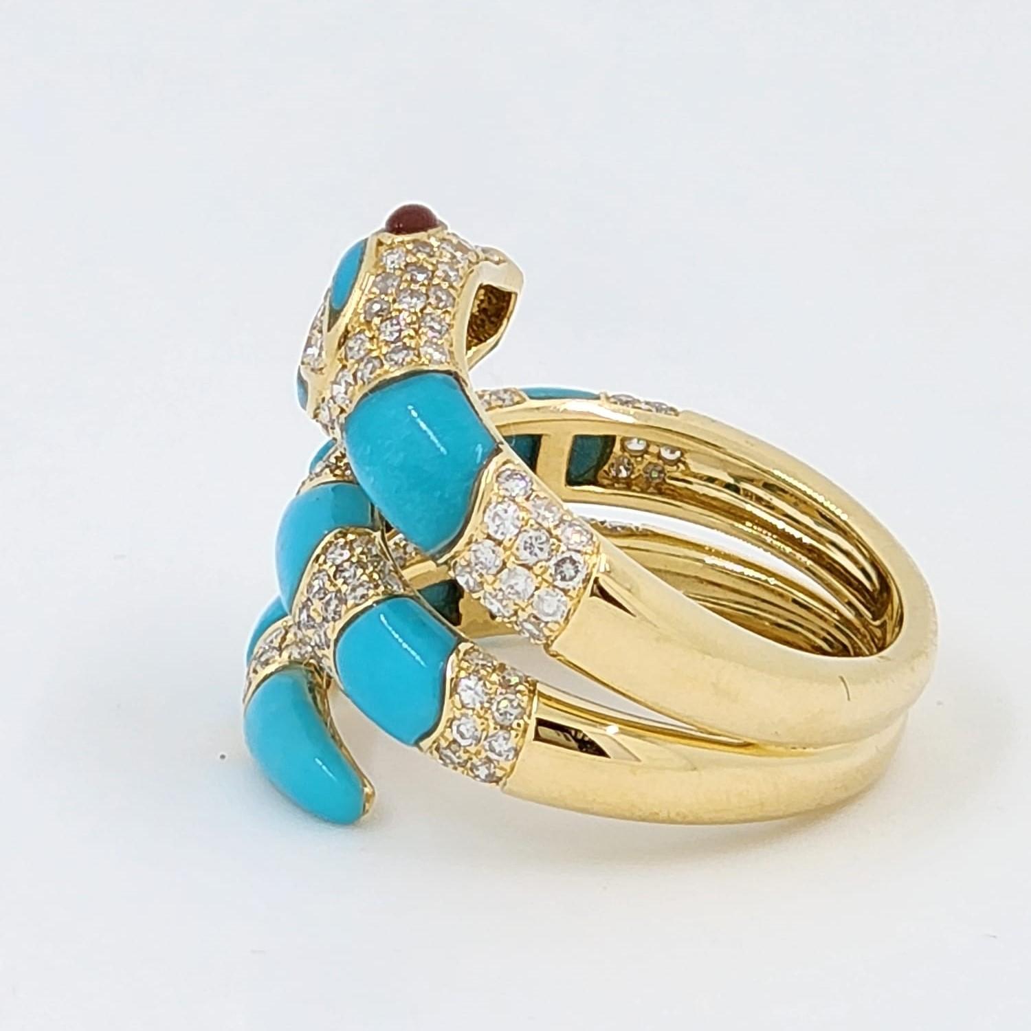 Schlangenring aus 18 Karat Gelbgold mit stabilisiertem Türkis und Diamant im Zustand „Neu“ in Hong Kong, HK